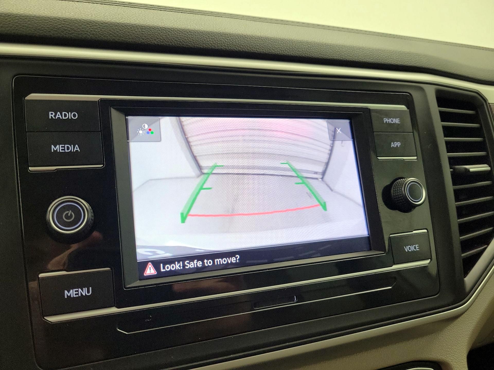 Thumbnail: 2022 Volkswagen Atlas - 14