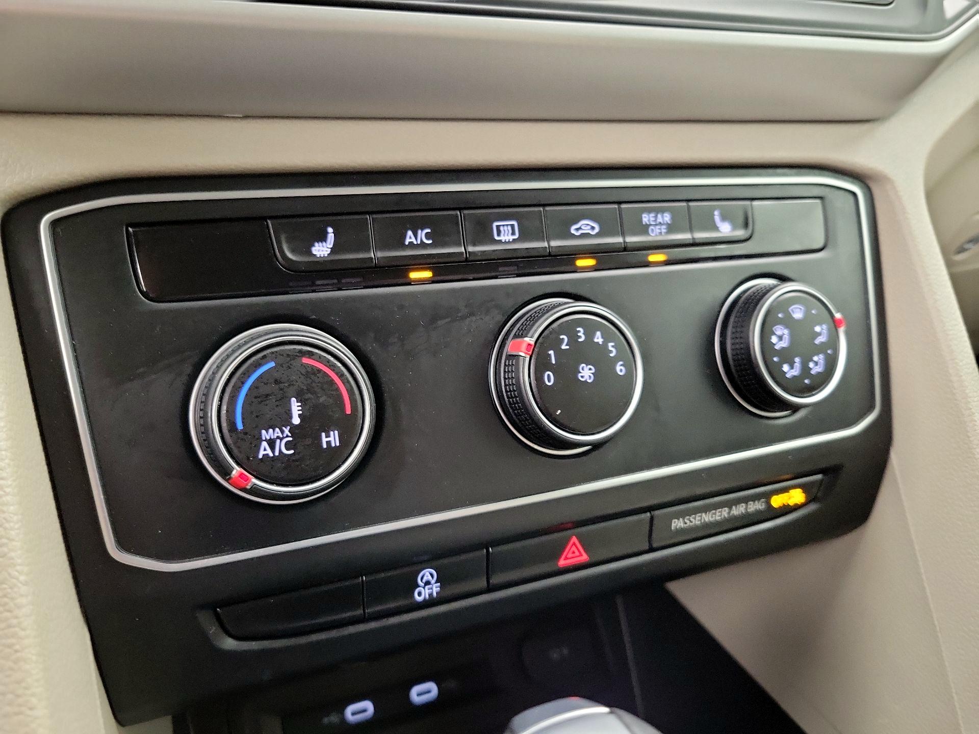 Thumbnail: 2022 Volkswagen Atlas - 16