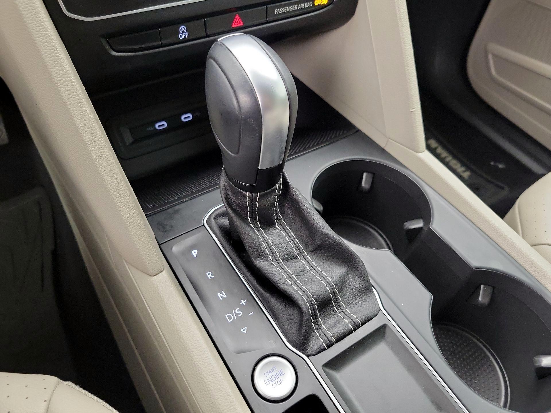 Thumbnail: 2022 Volkswagen Atlas - 17