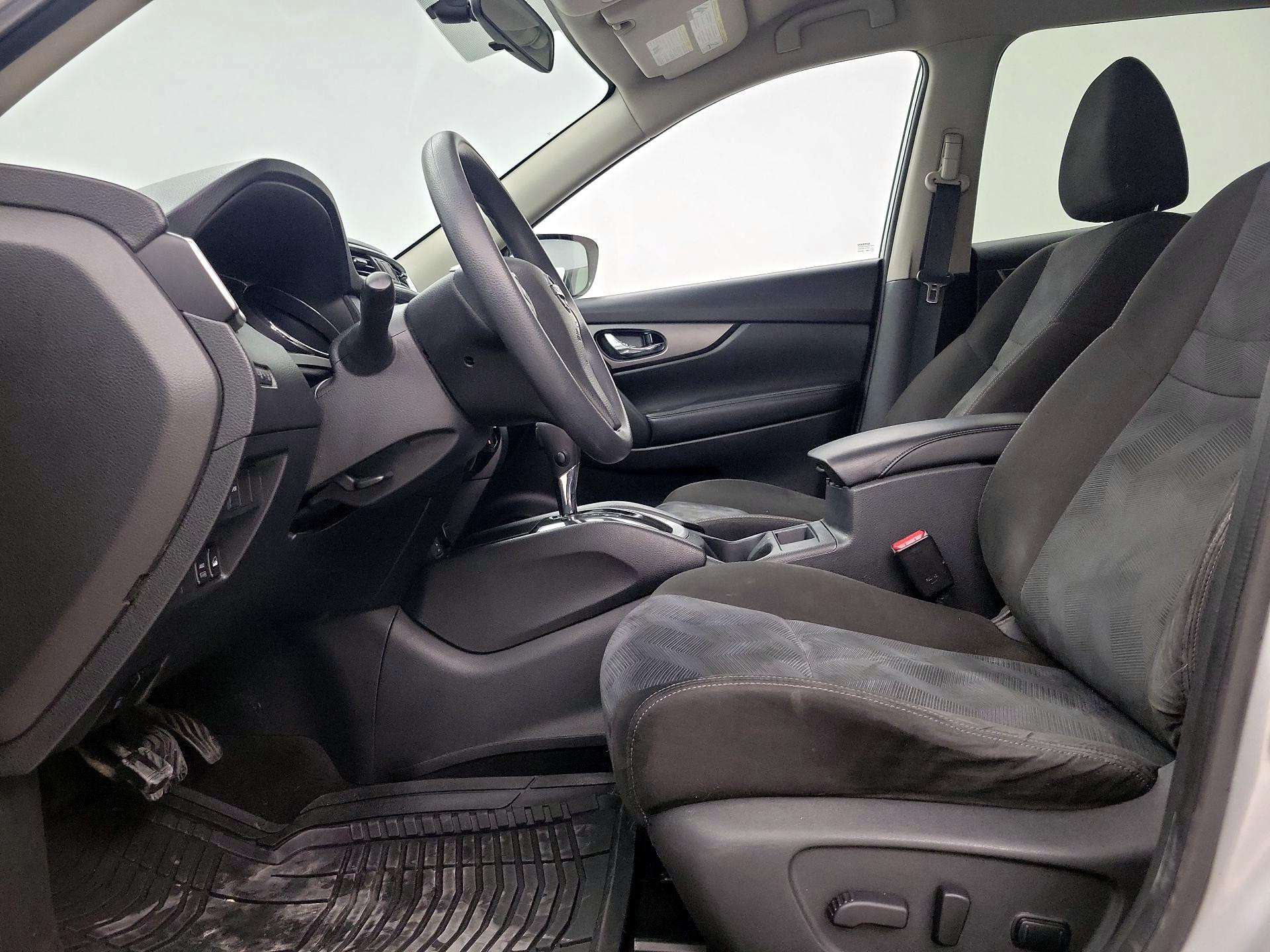 Thumbnail: 2015 Nissan Rogue - 11