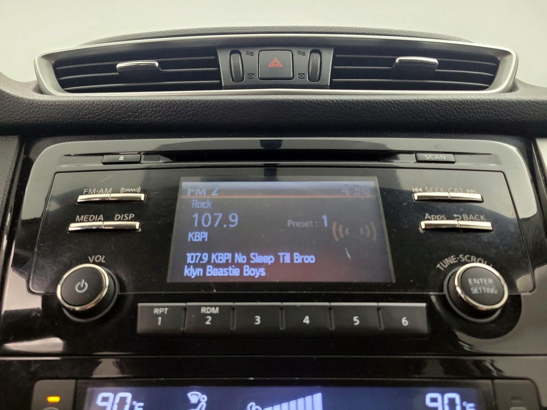 Thumbnail: 2015 Nissan Rogue - 15