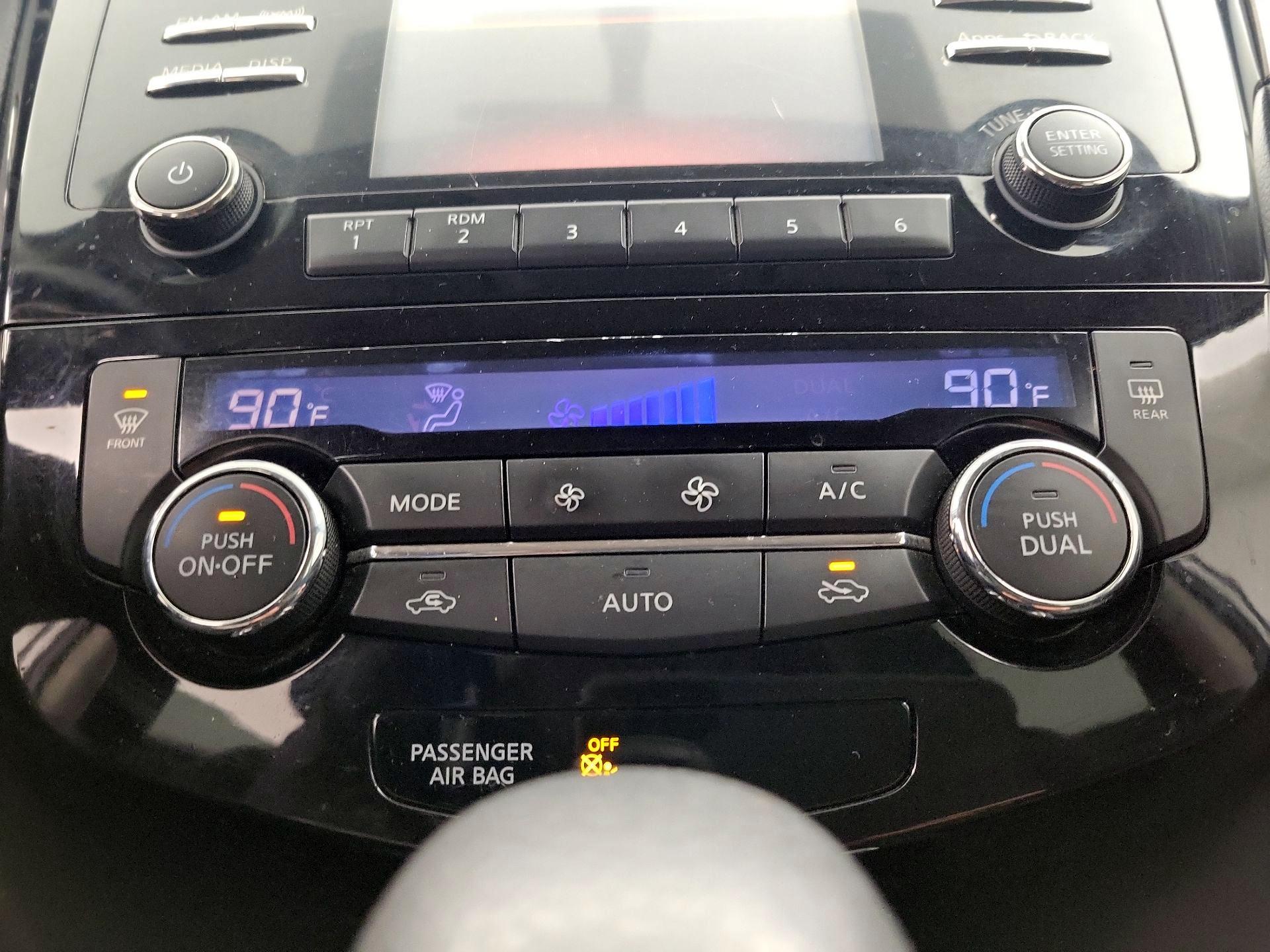 Thumbnail: 2015 Nissan Rogue - 16