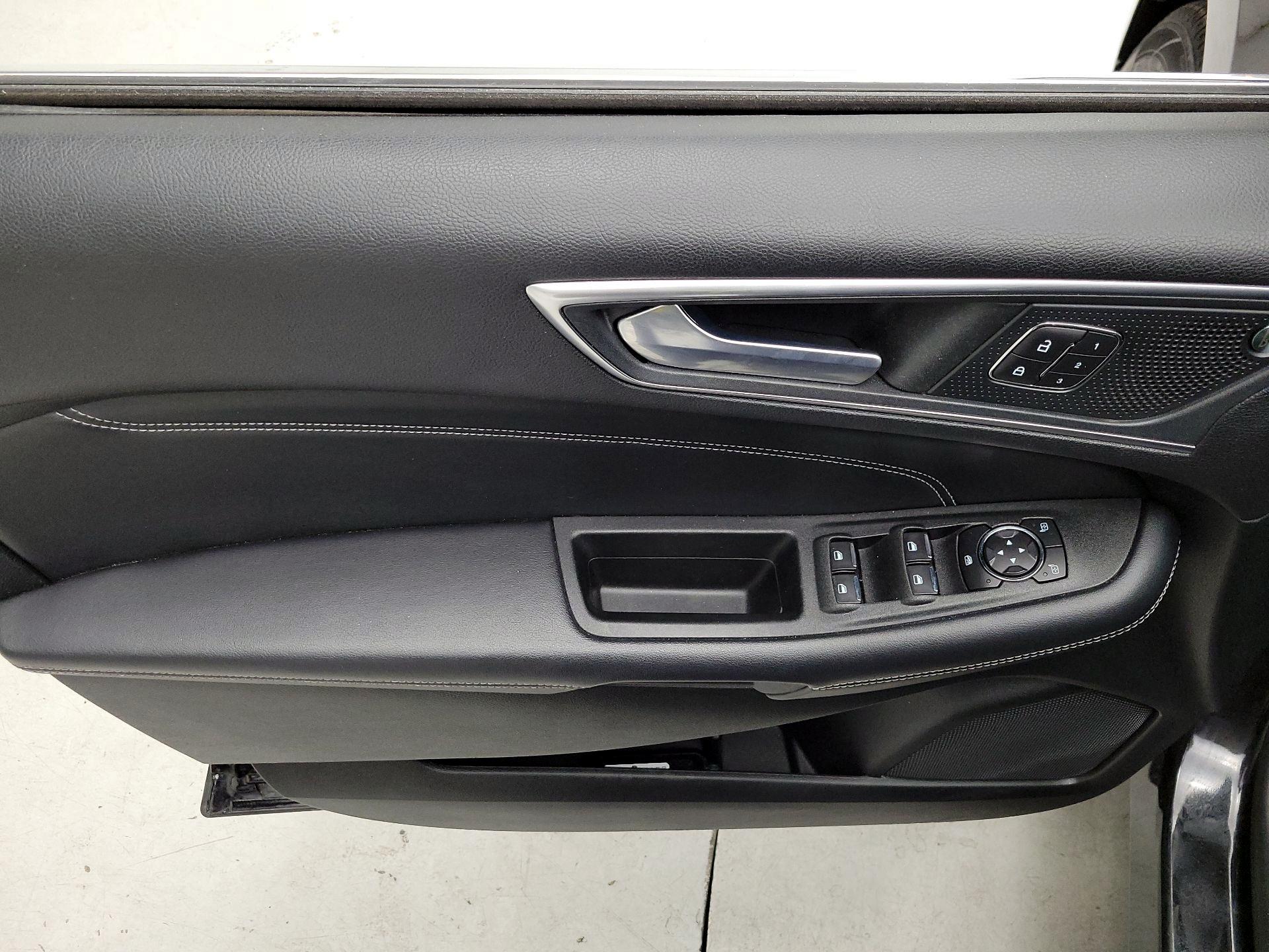 Thumbnail: 2022 Ford Edge - 10