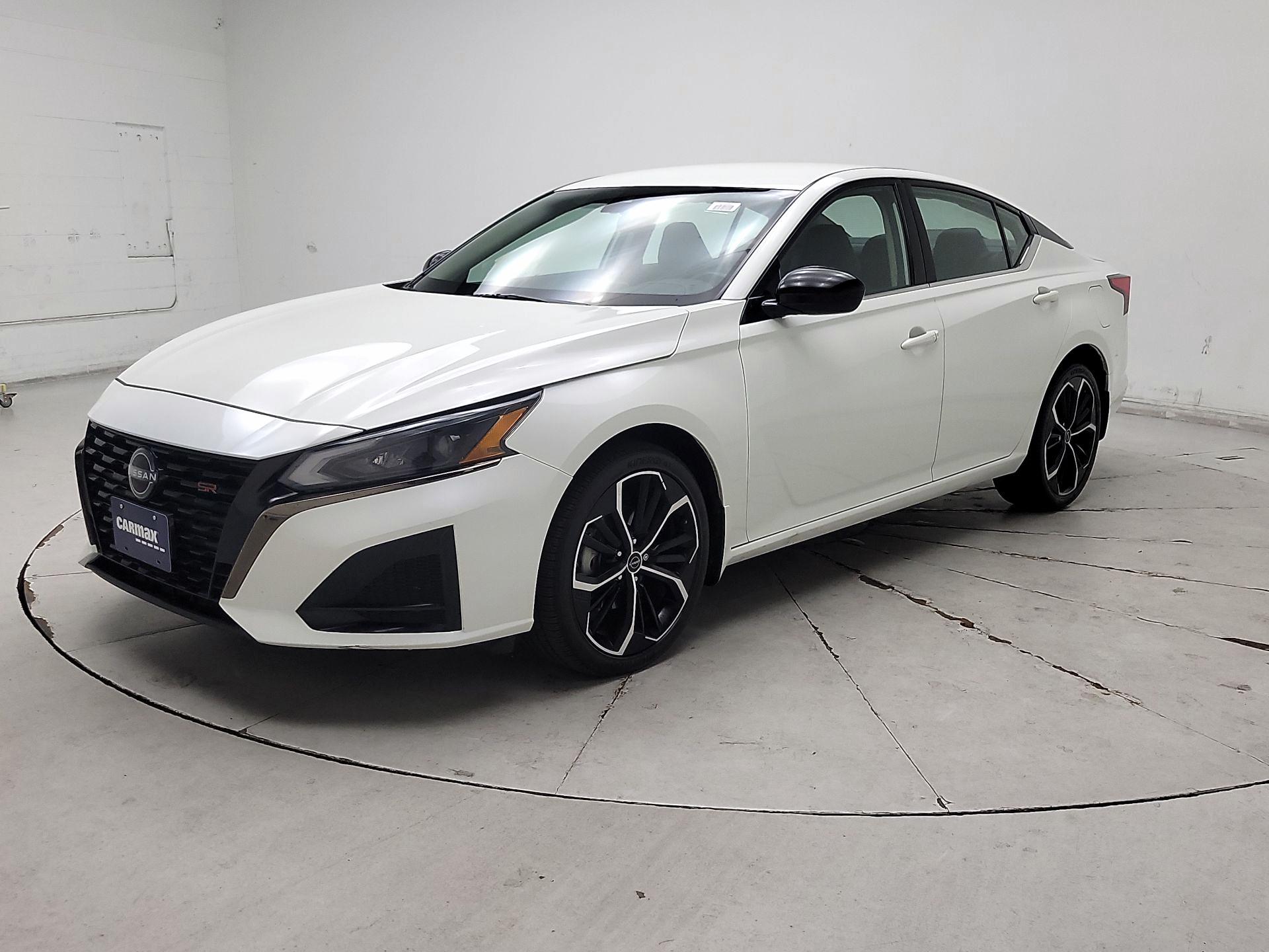 Thumbnail: 2023 Nissan Altima - 3