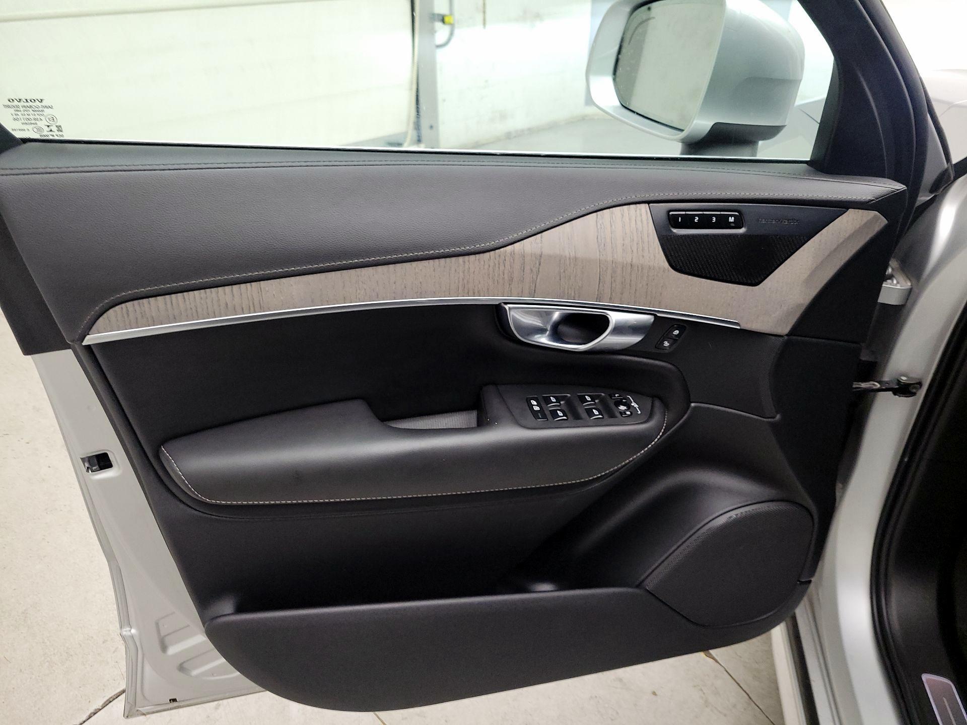 Thumbnail: 2021 Volvo XC90 - 10