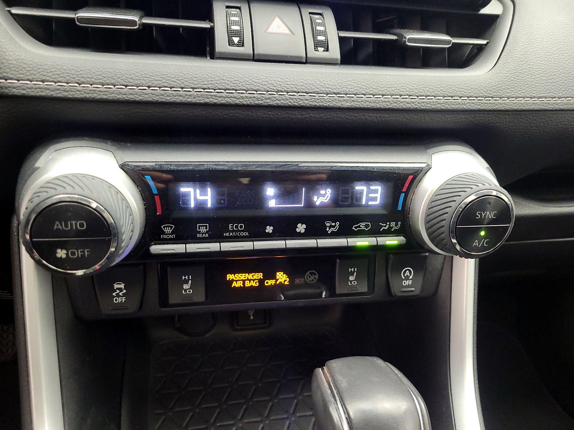 Thumbnail: 2021 Toyota RAV4 - 14