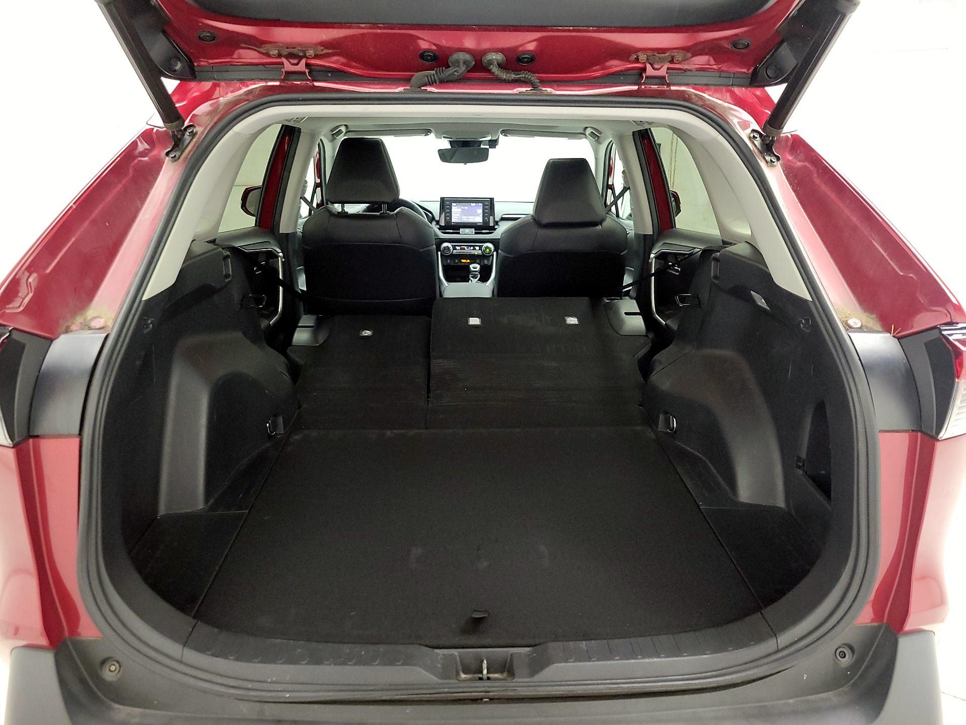 Thumbnail: 2021 Toyota RAV4 - 20