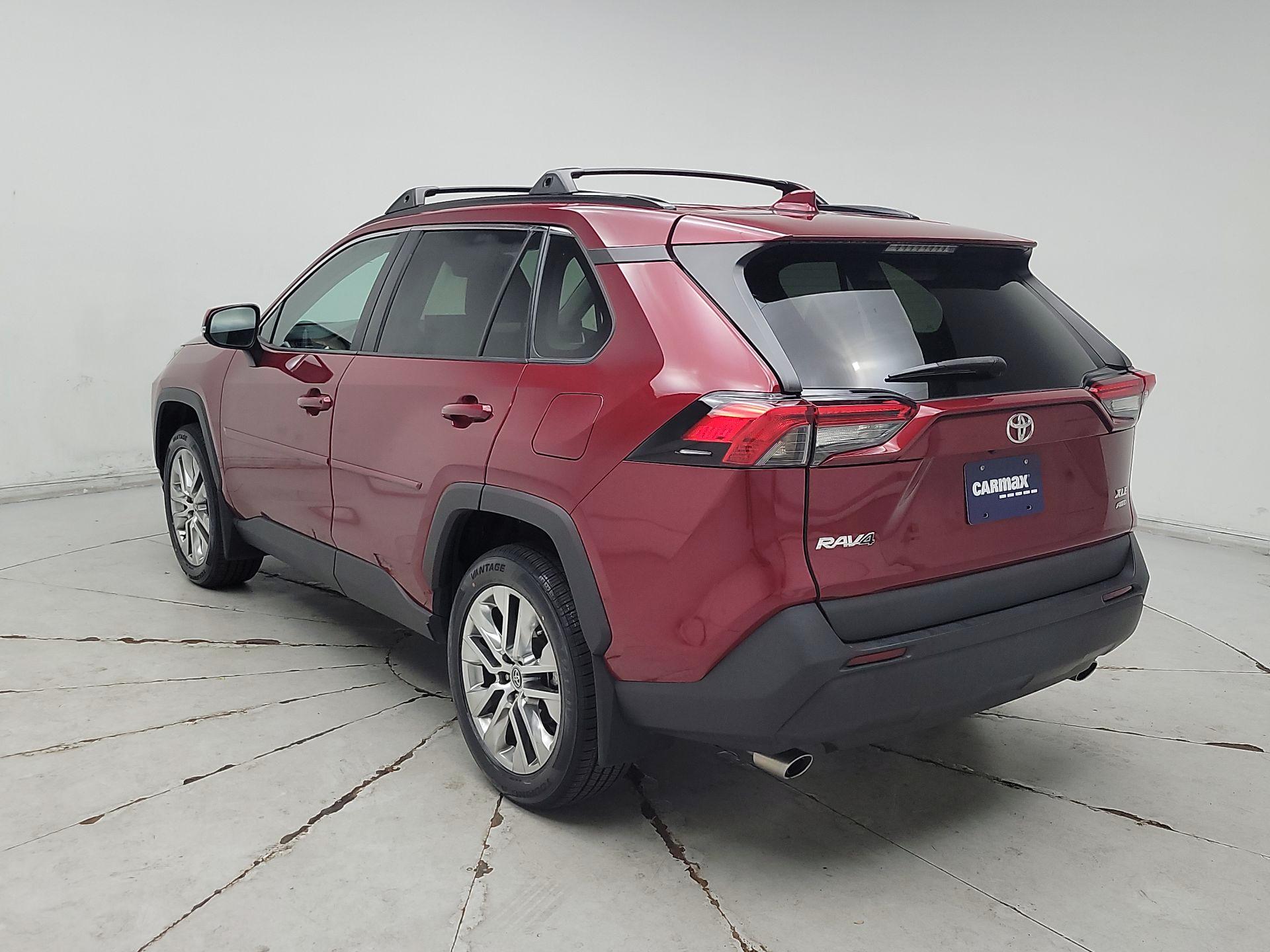 Thumbnail: 2021 Toyota RAV4 - 7