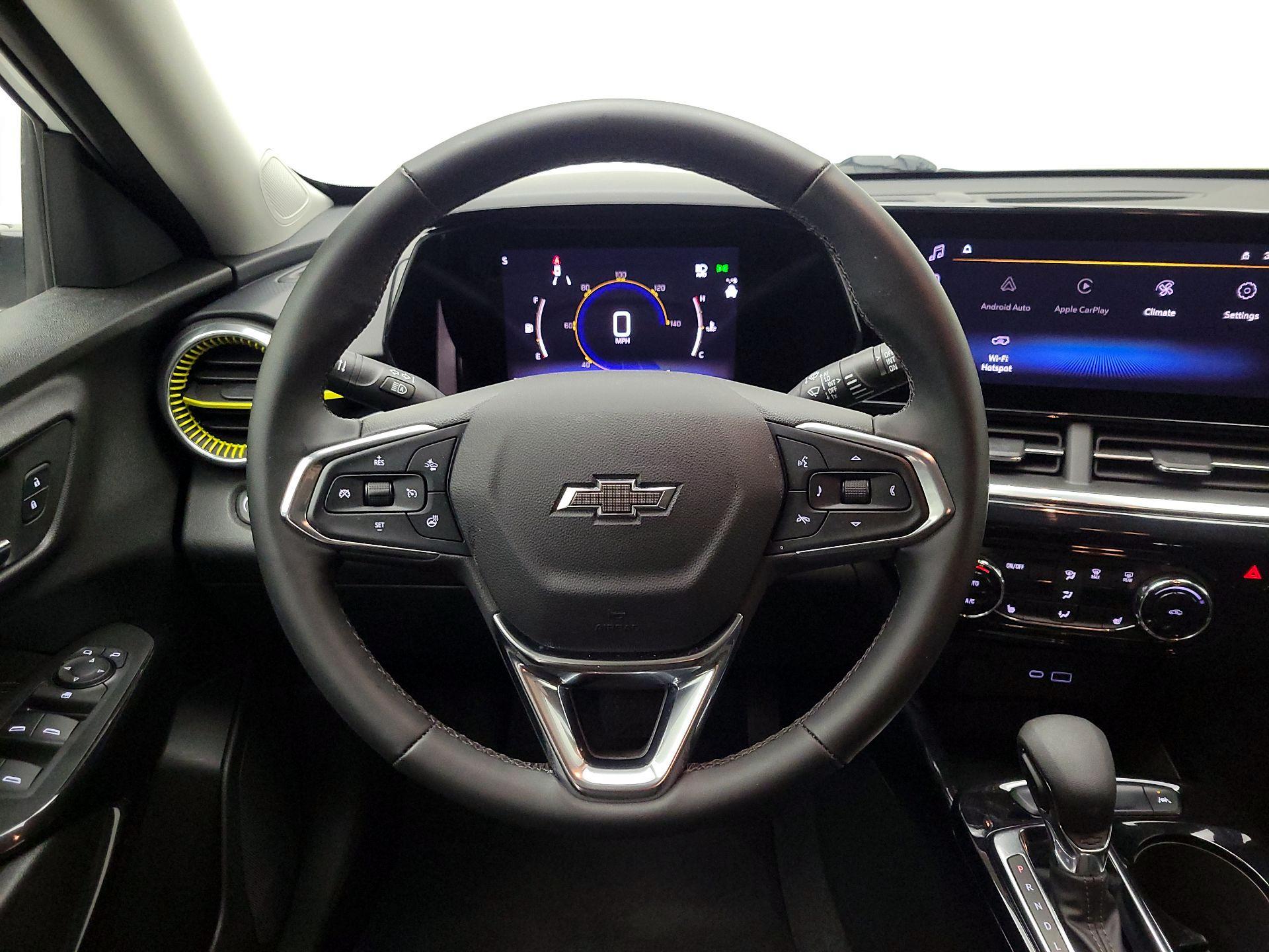 Thumbnail: 2024 Chevrolet Trax - 10