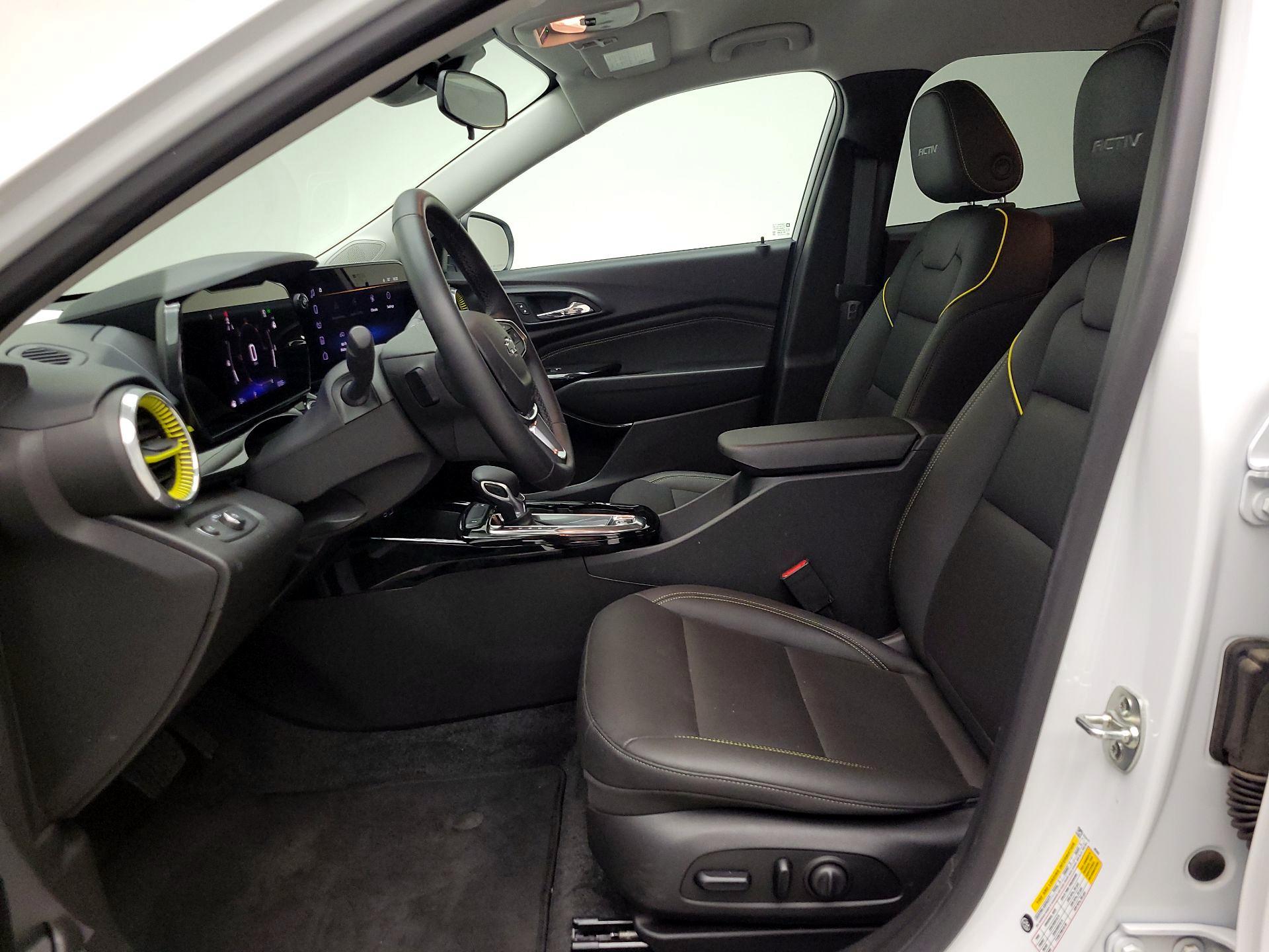 Thumbnail: 2024 Chevrolet Trax - 11