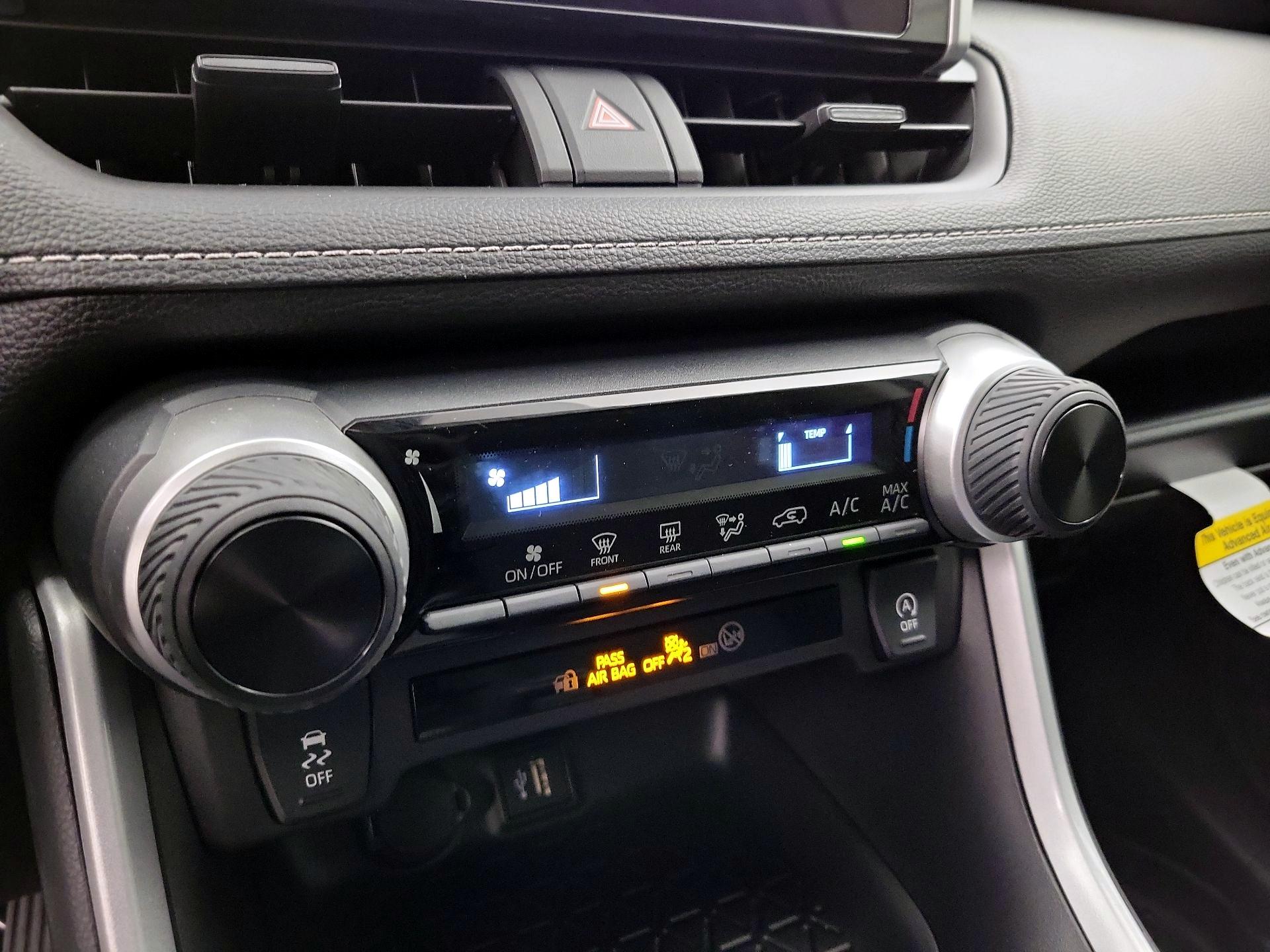 Thumbnail: 2025 Toyota RAV4 - 17