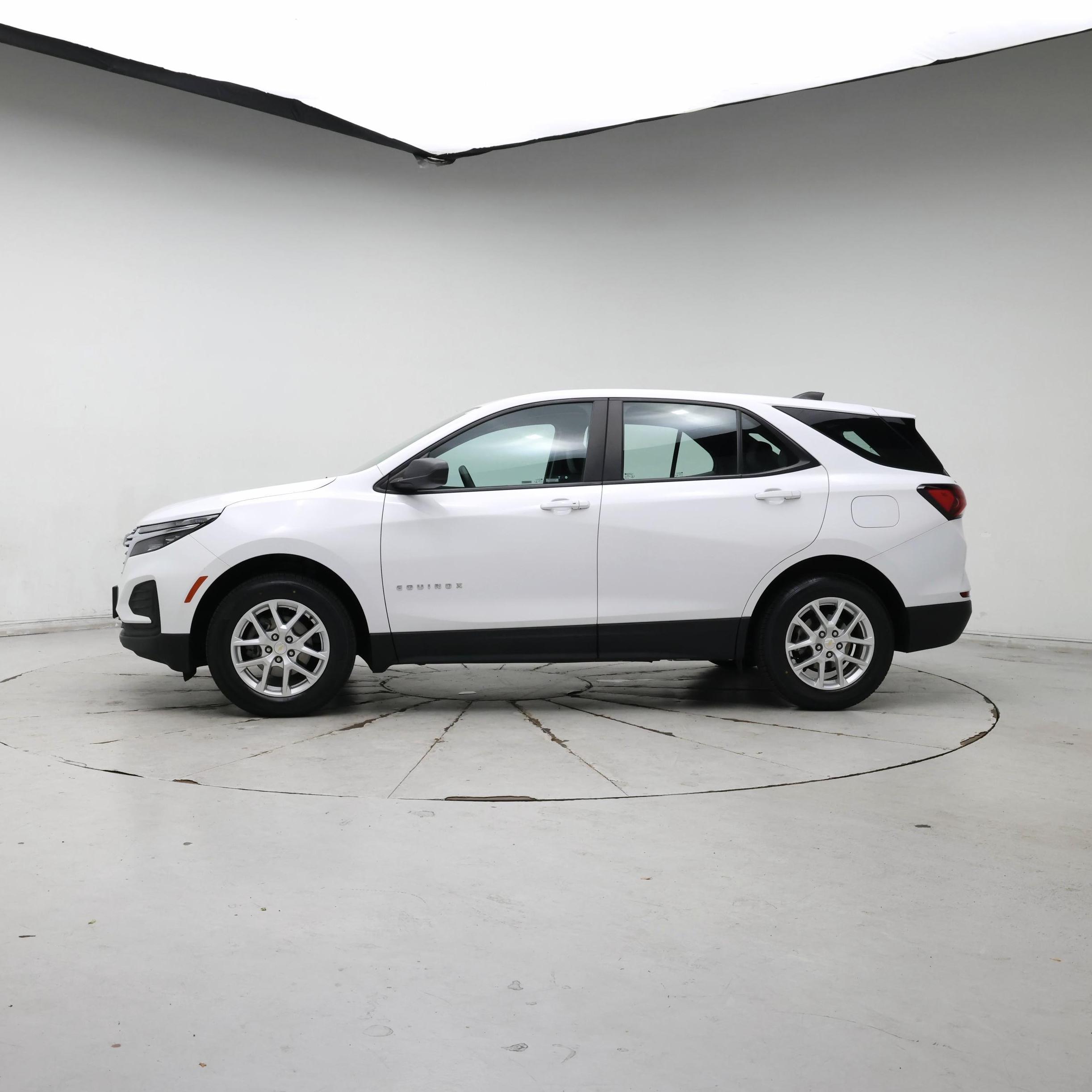 Thumbnail: 2023 Chevrolet Equinox - 3