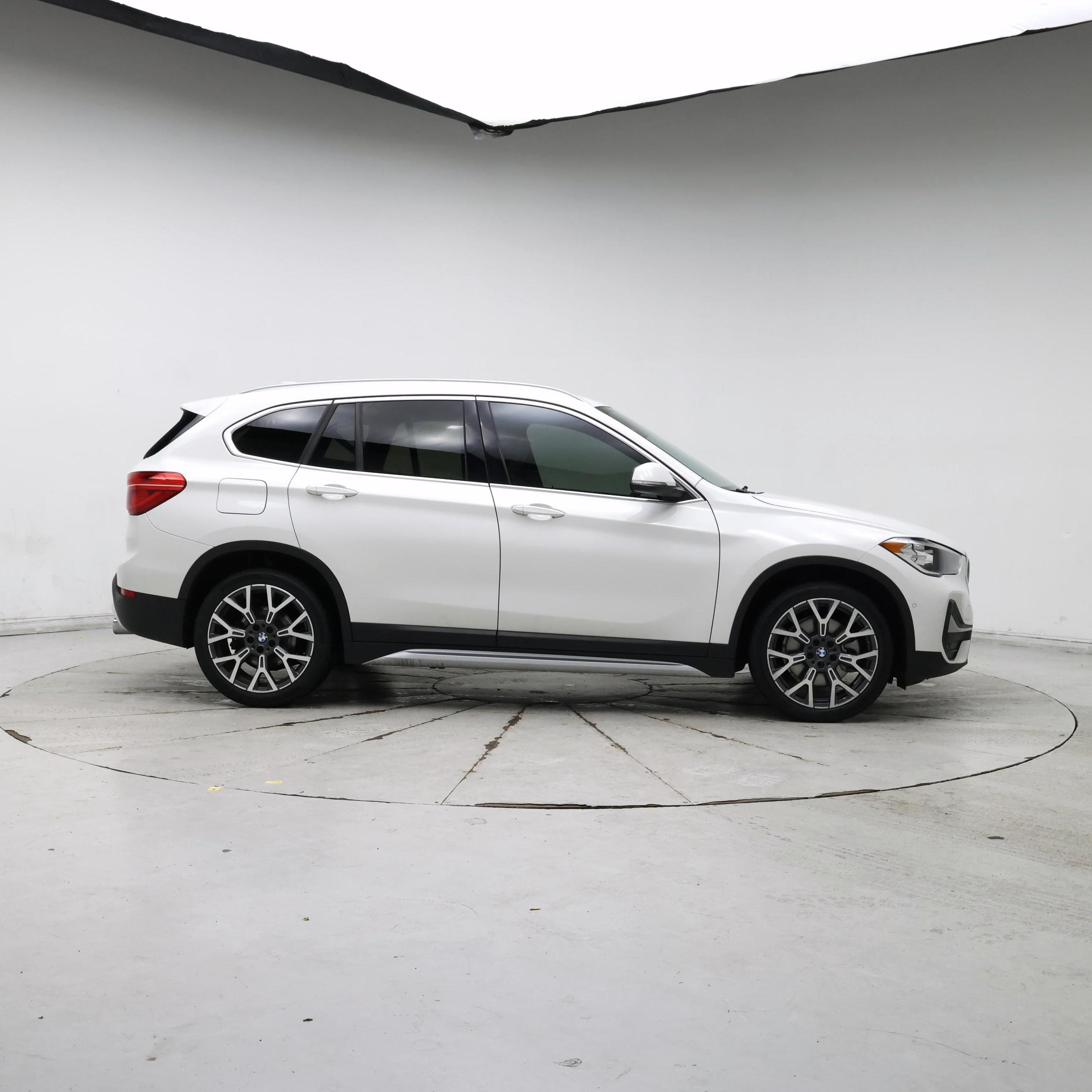 Thumbnail: 2021 BMW X1 - 7