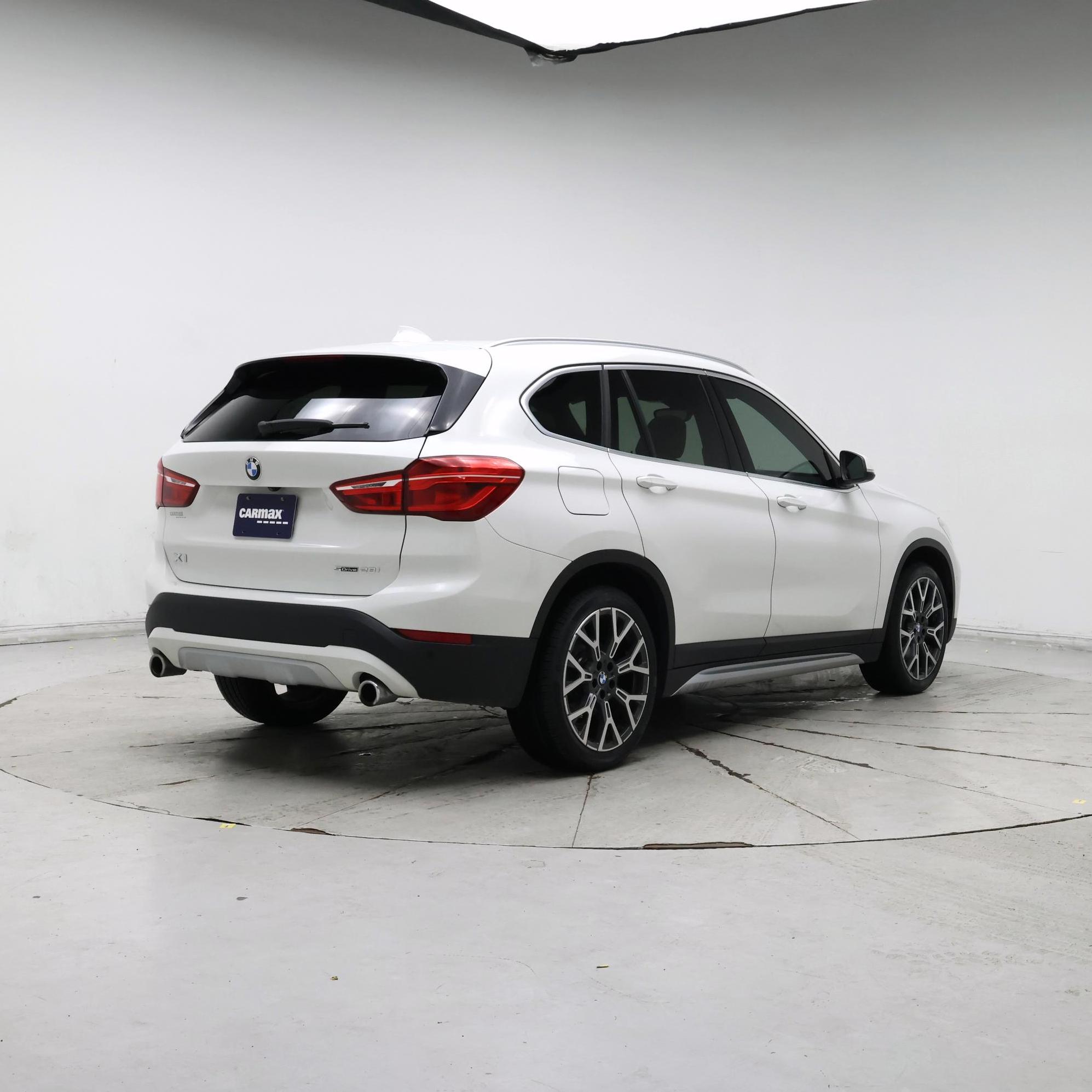 Thumbnail: 2021 BMW X1 - 8
