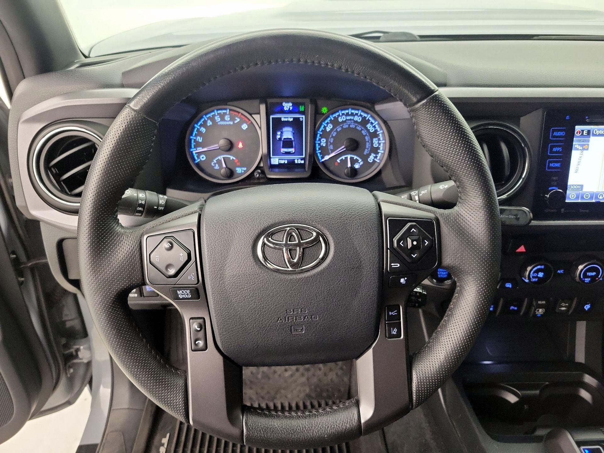 Thumbnail: 2018 Toyota Tacoma - 10