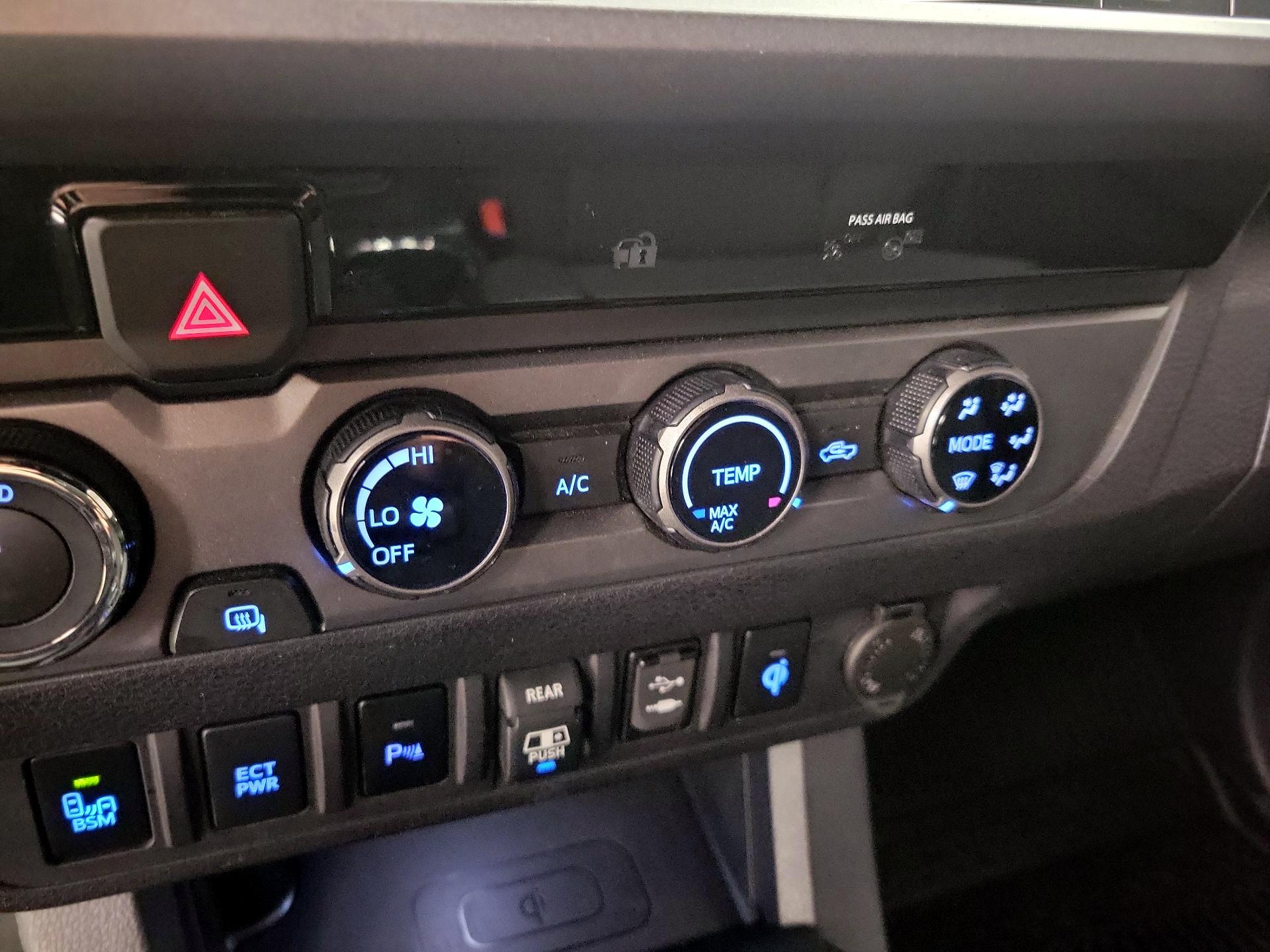 Thumbnail: 2018 Toyota Tacoma - 17