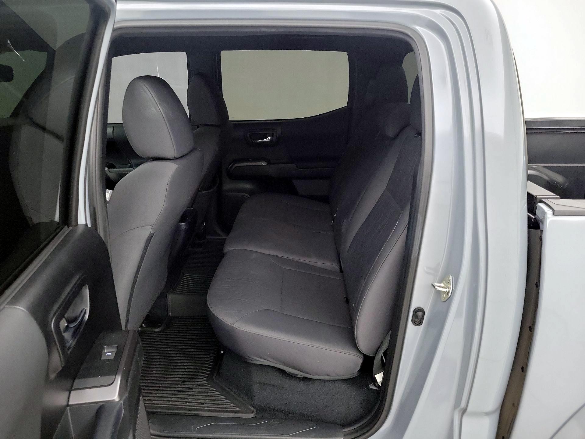 Thumbnail: 2018 Toyota Tacoma - 20