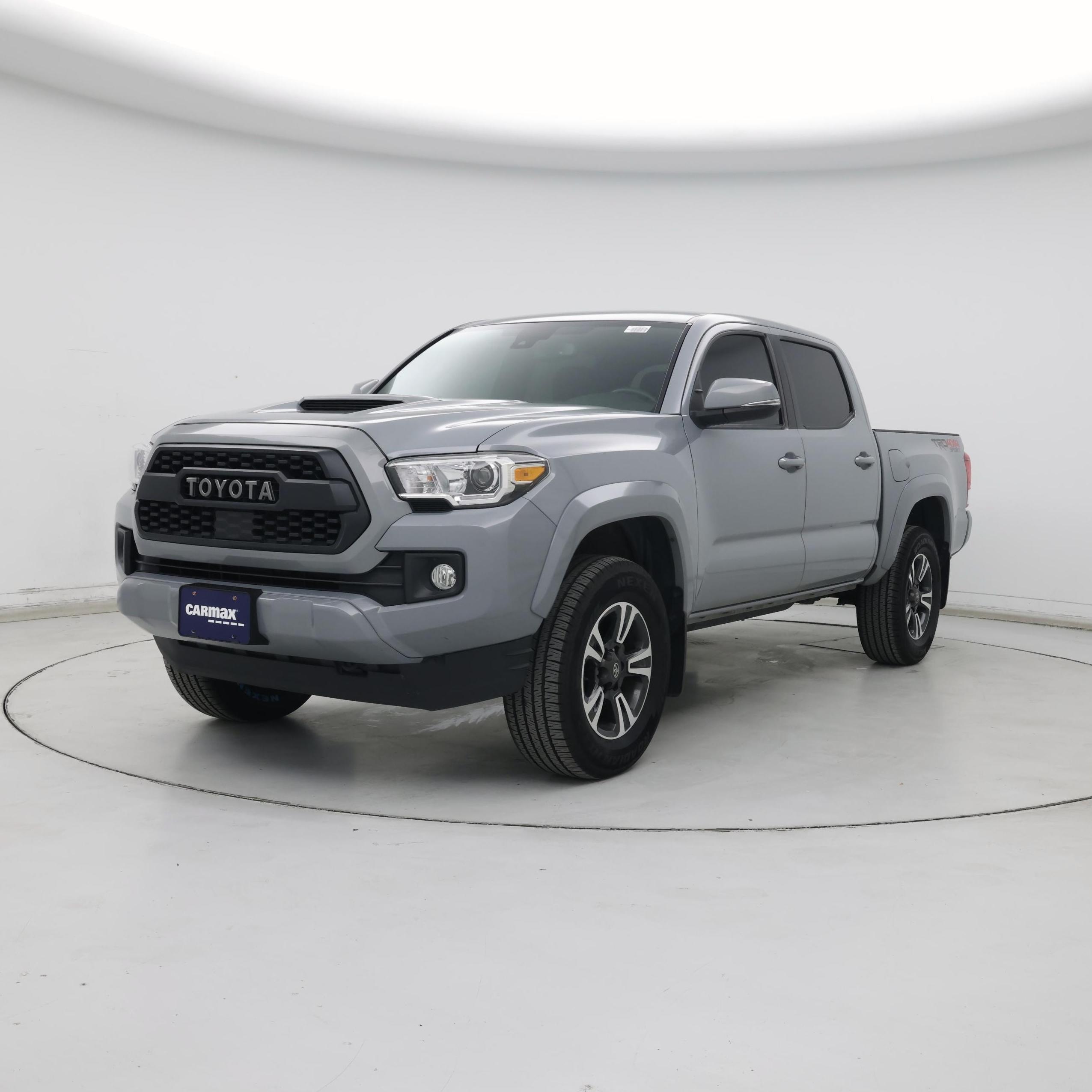 Thumbnail: 2018 Toyota Tacoma - 4