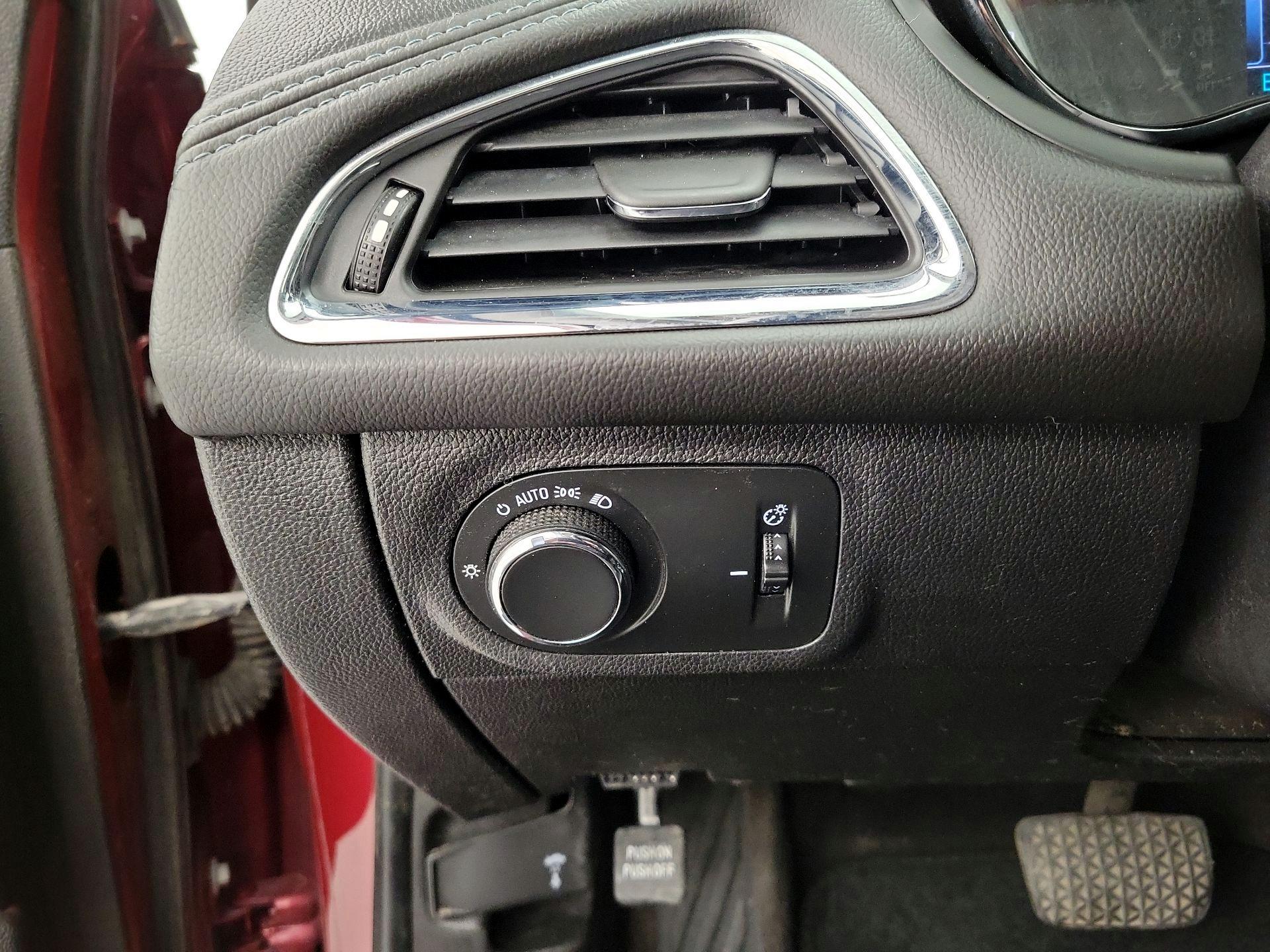 Thumbnail: 2018 Chevrolet Cruze - 13