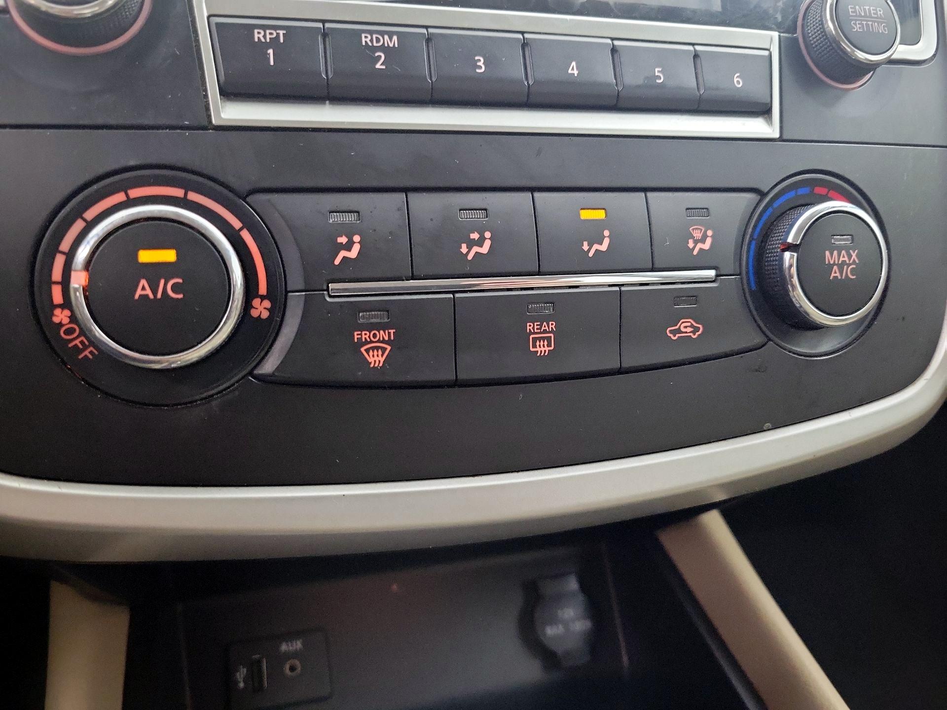 Thumbnail: 2016 Nissan Altima - 16