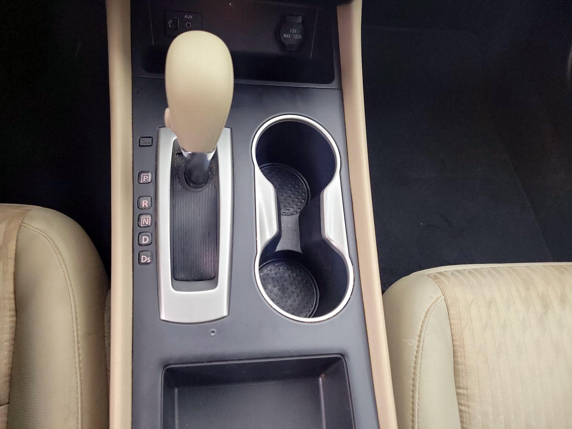 Thumbnail: 2016 Nissan Altima - 17