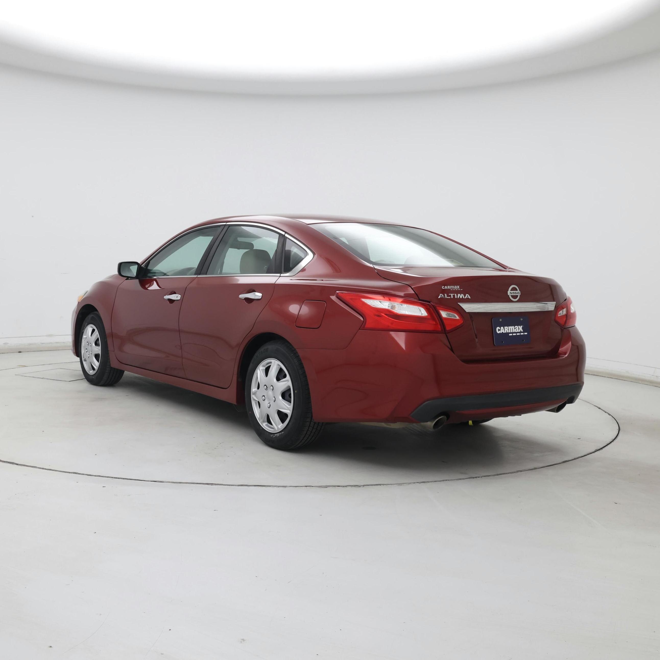 Thumbnail: 2016 Nissan Altima - 2