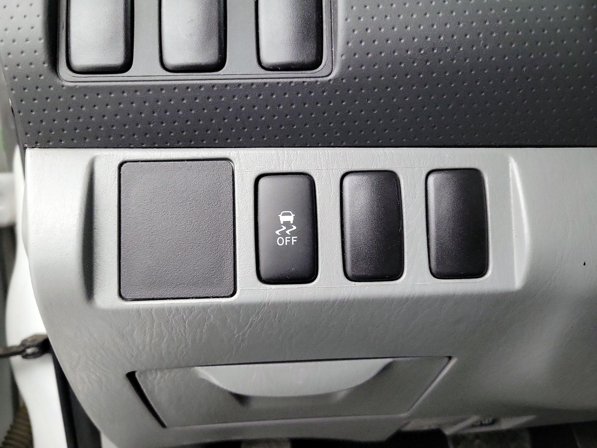 Thumbnail: 2014 Toyota Tacoma - 13