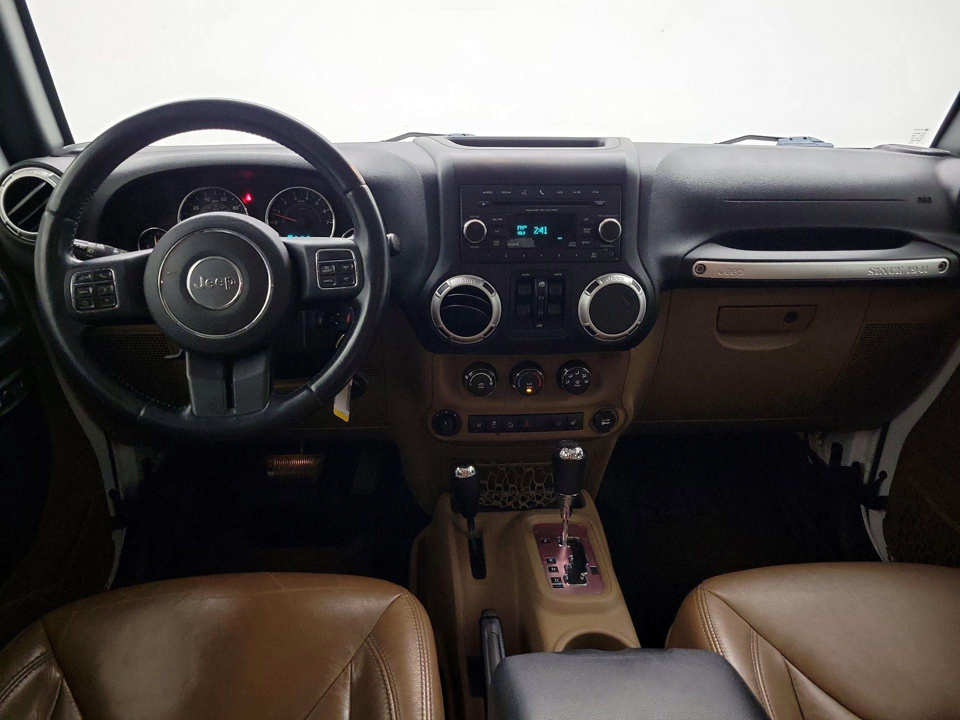 Thumbnail: 2015 Jeep Wrangler - 9