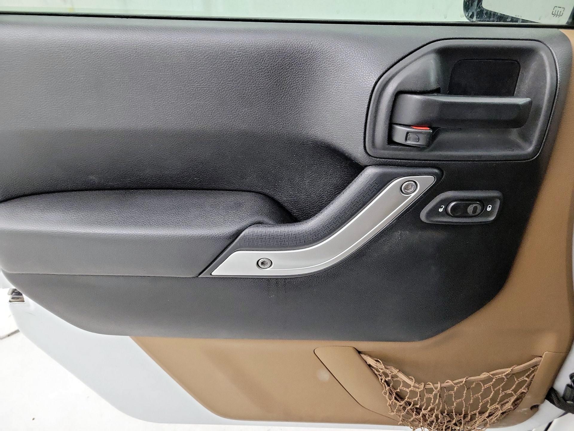 Thumbnail: 2015 Jeep Wrangler - 12