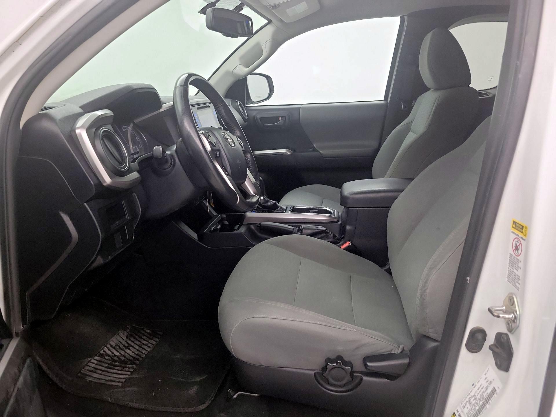 Thumbnail: 2017 Toyota Tacoma - 11