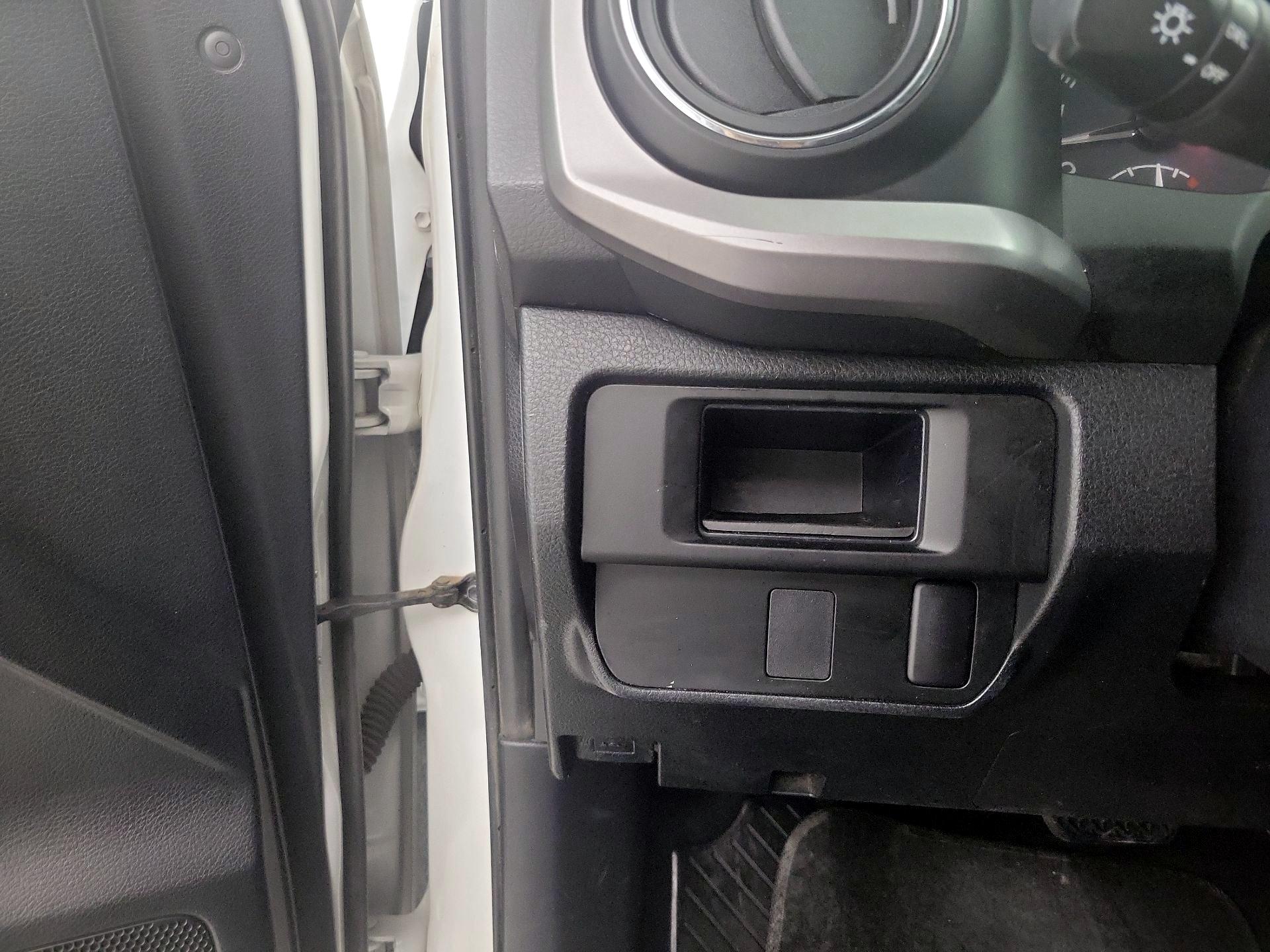 Thumbnail: 2017 Toyota Tacoma - 13