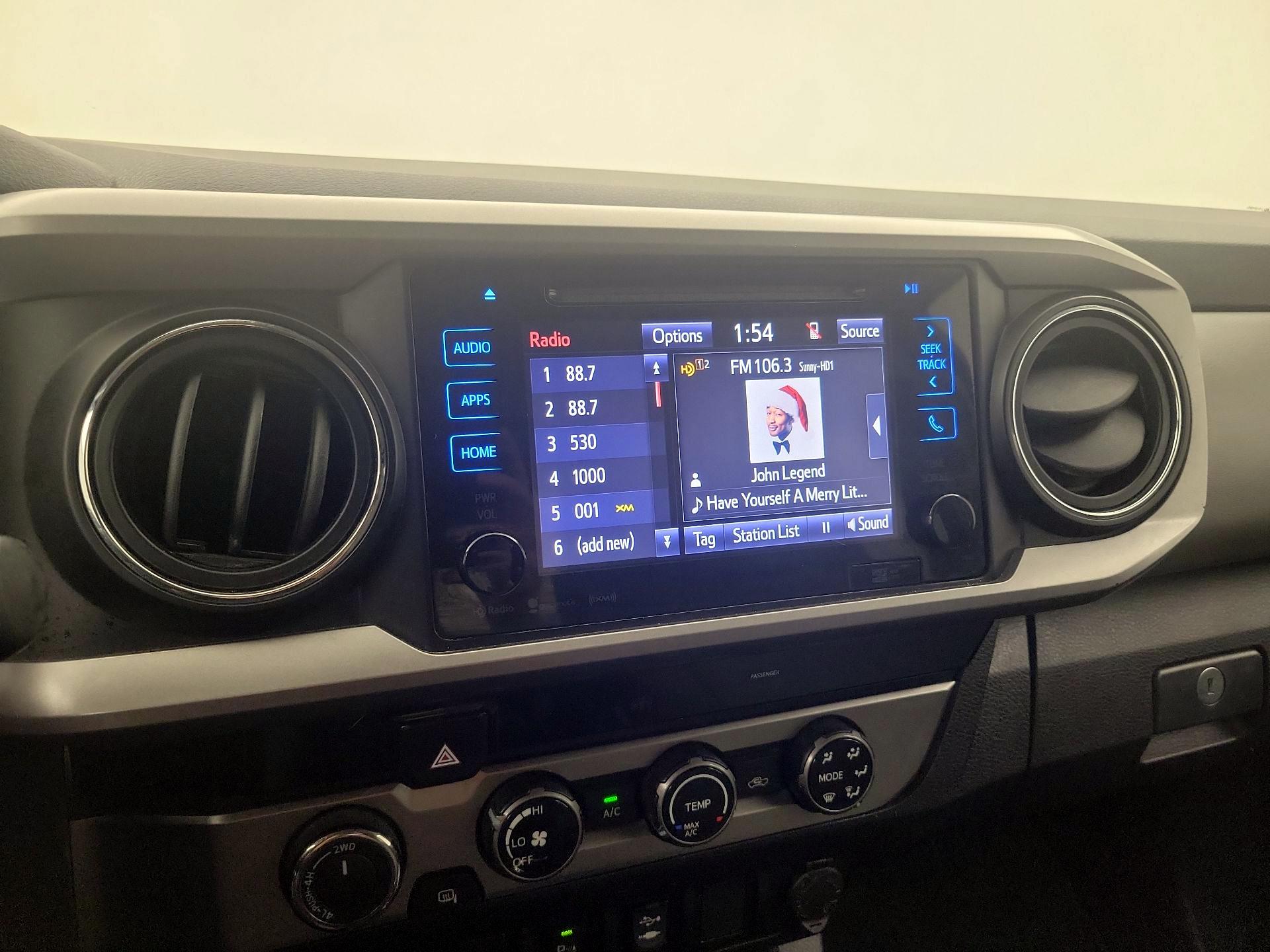 Thumbnail: 2017 Toyota Tacoma - 15