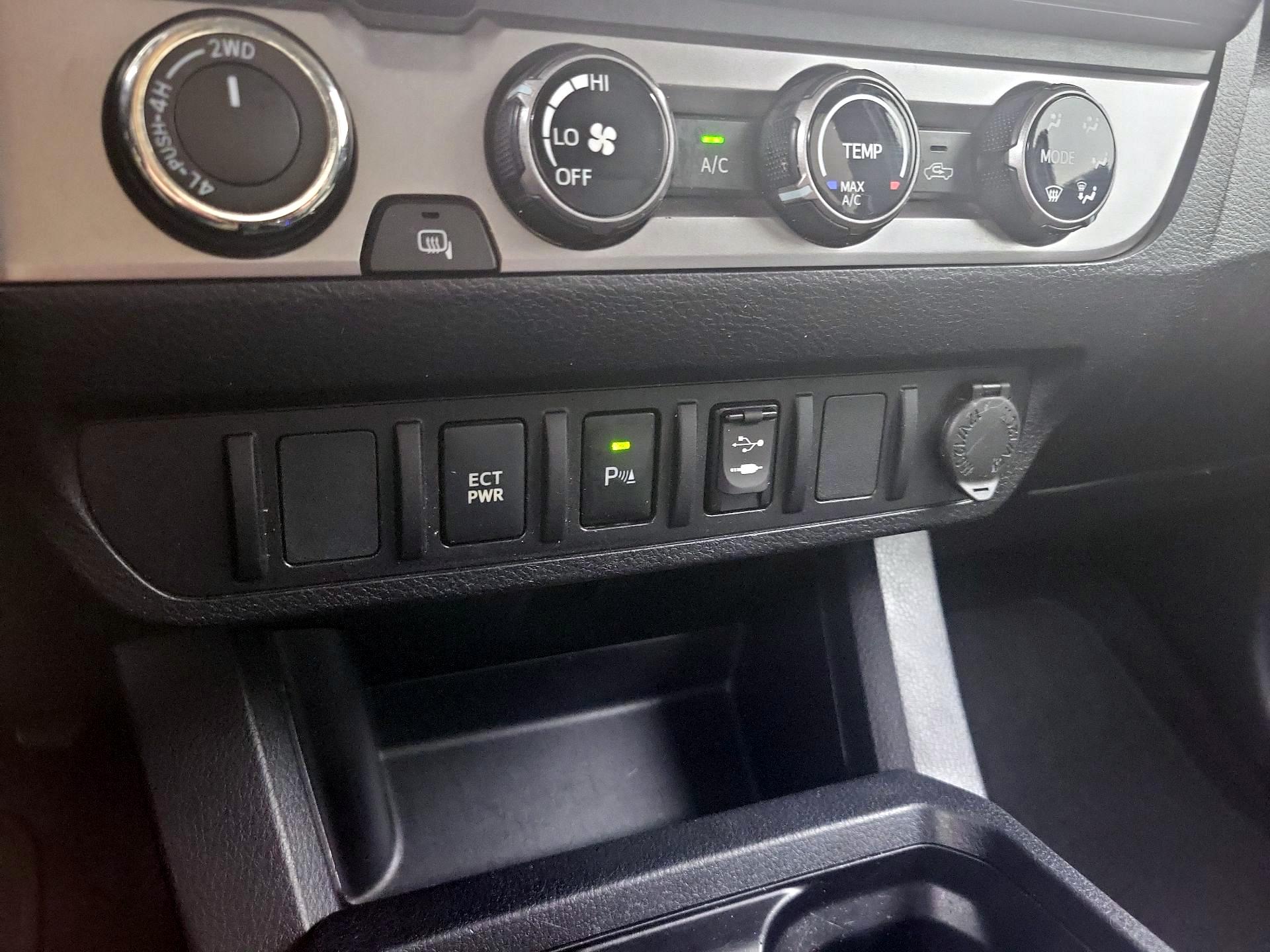 Thumbnail: 2017 Toyota Tacoma - 18