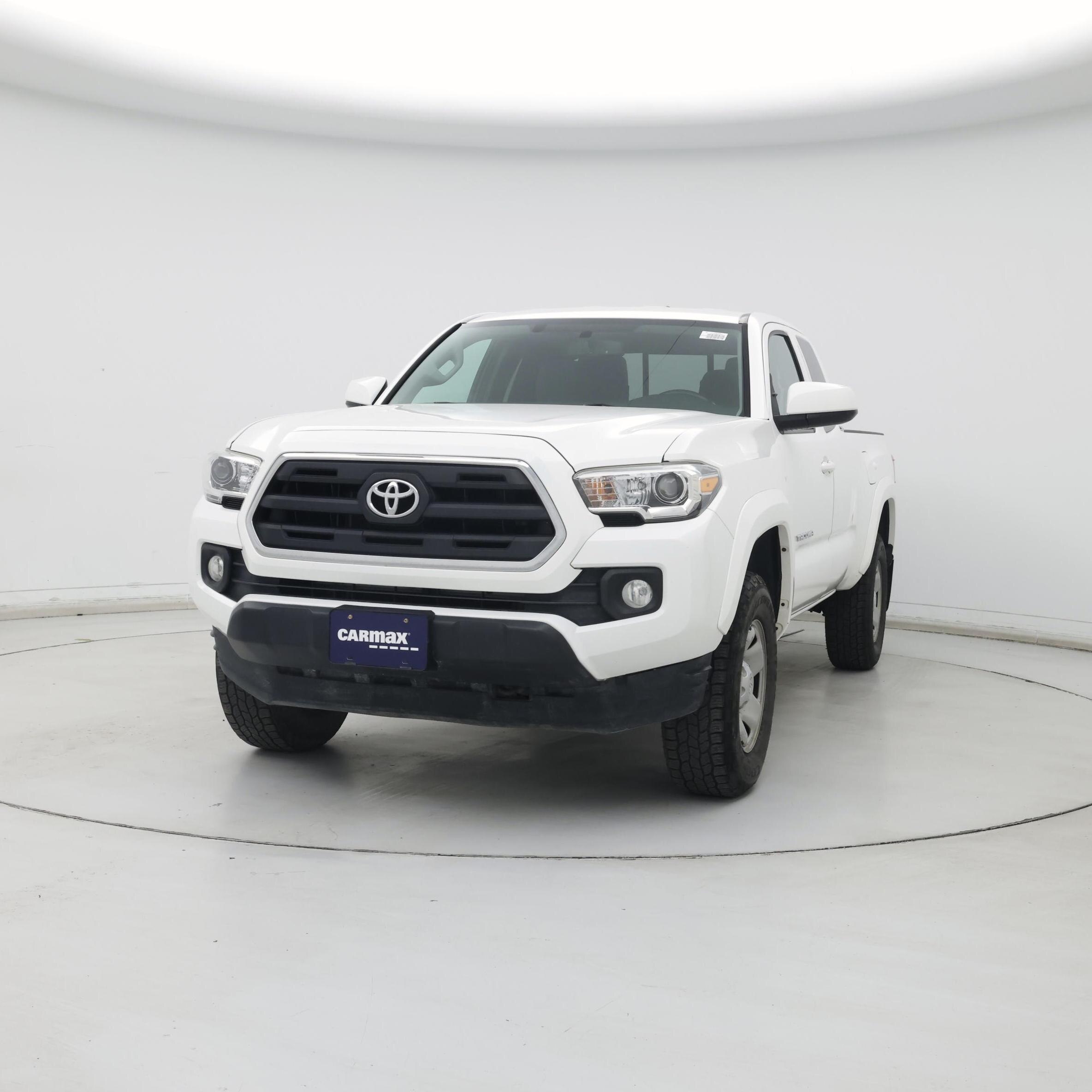 Thumbnail: 2017 Toyota Tacoma - 4