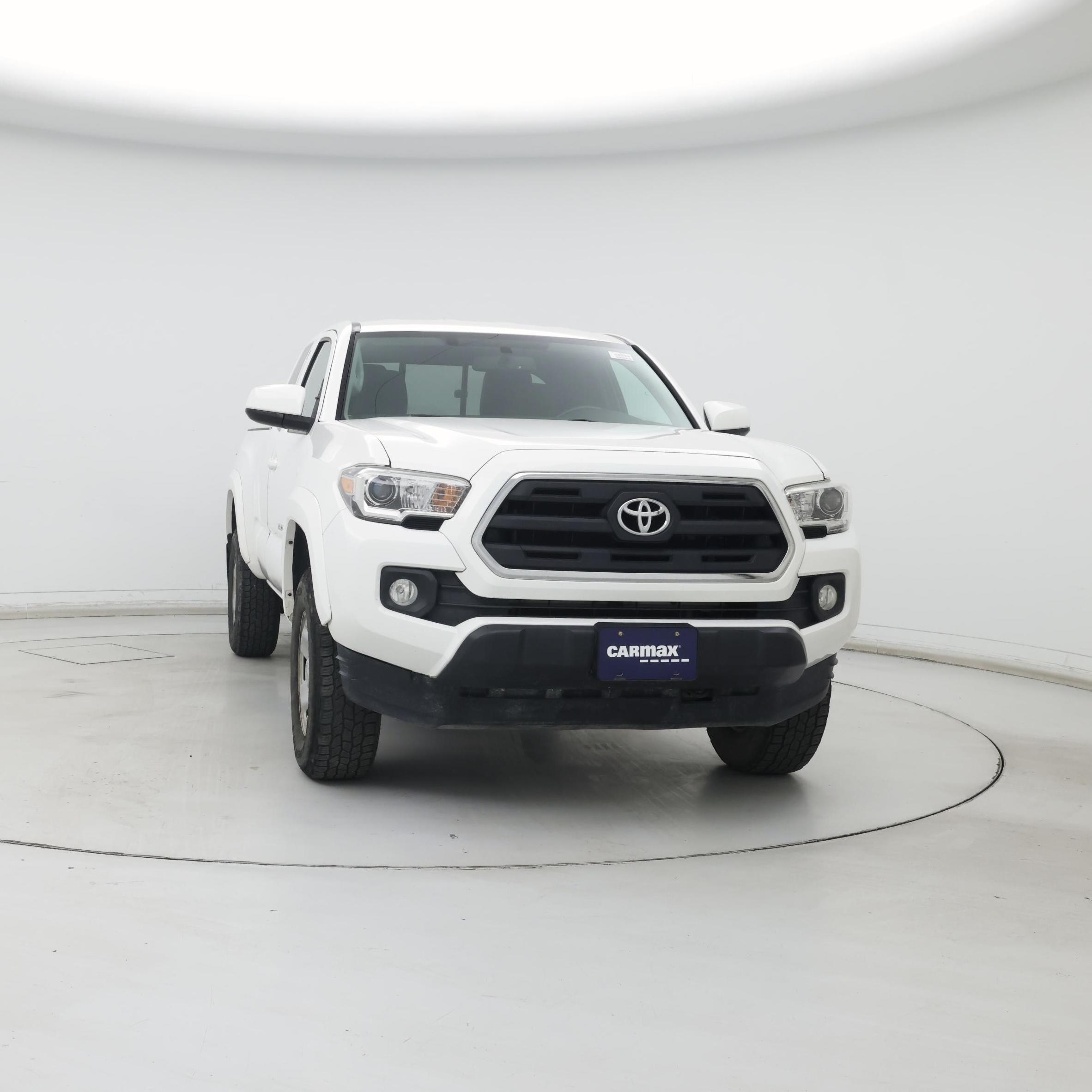 Thumbnail: 2017 Toyota Tacoma - 5