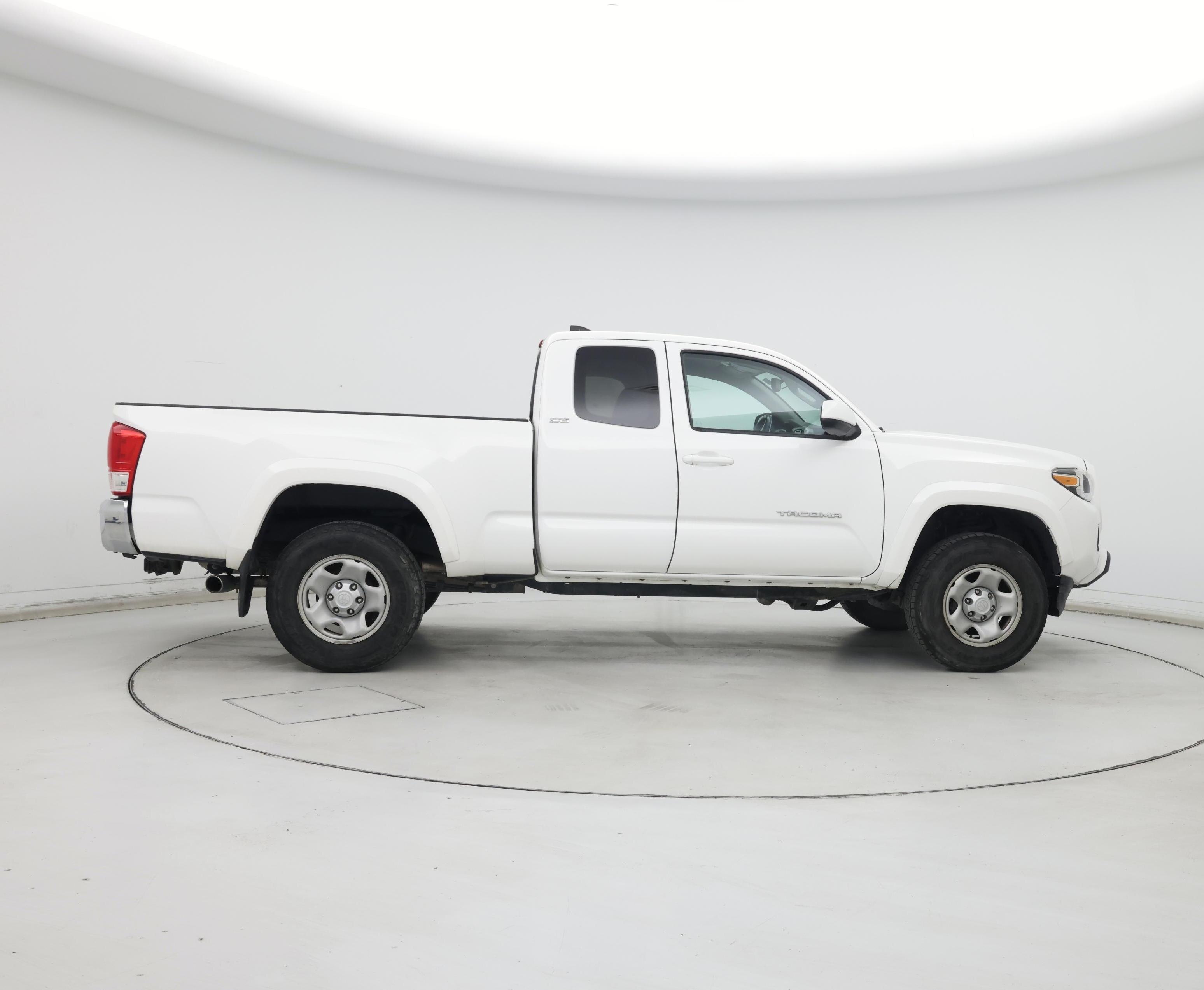 Thumbnail: 2017 Toyota Tacoma - 7