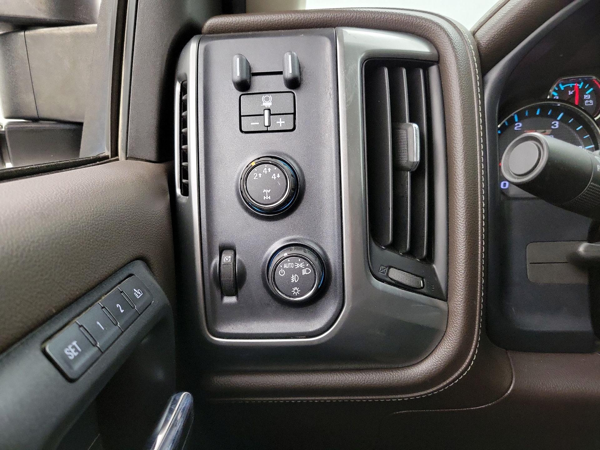 Thumbnail: 2015 Chevrolet Silverado 2500 - 13