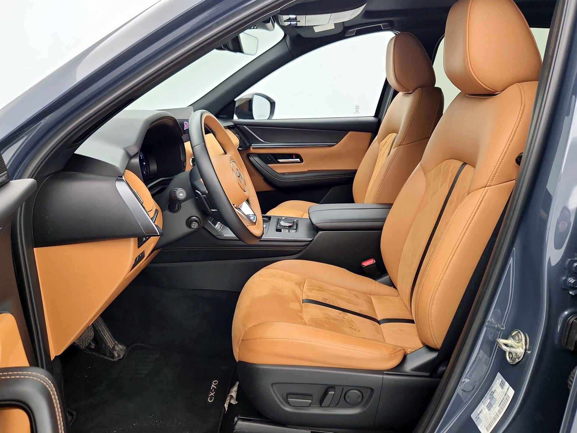 Thumbnail: 2025 Mazda CX-70 - 11