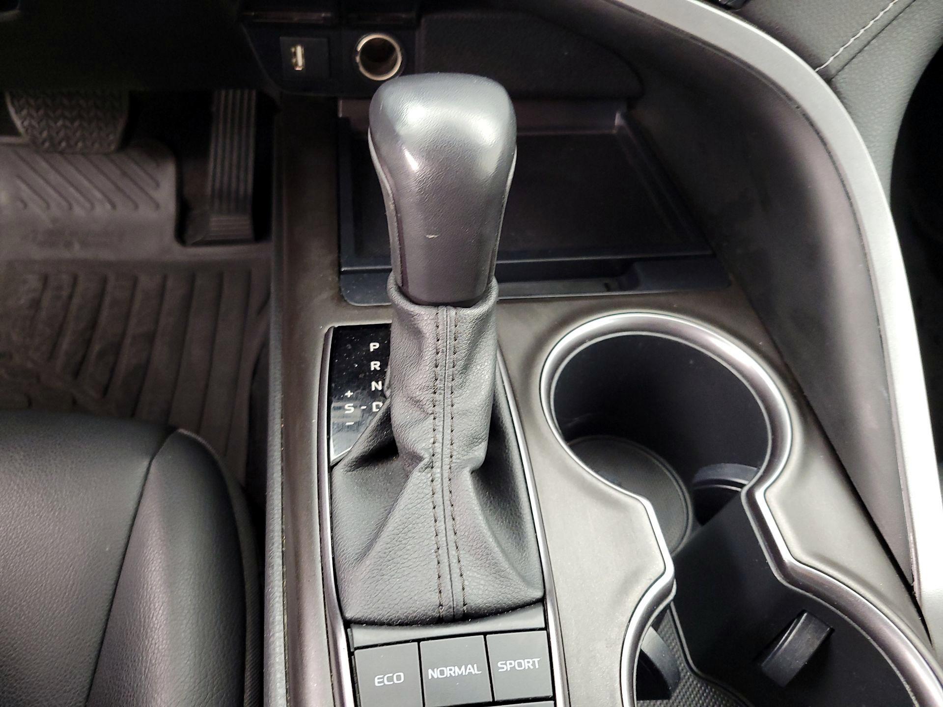 Thumbnail: 2023 Toyota Camry - 17