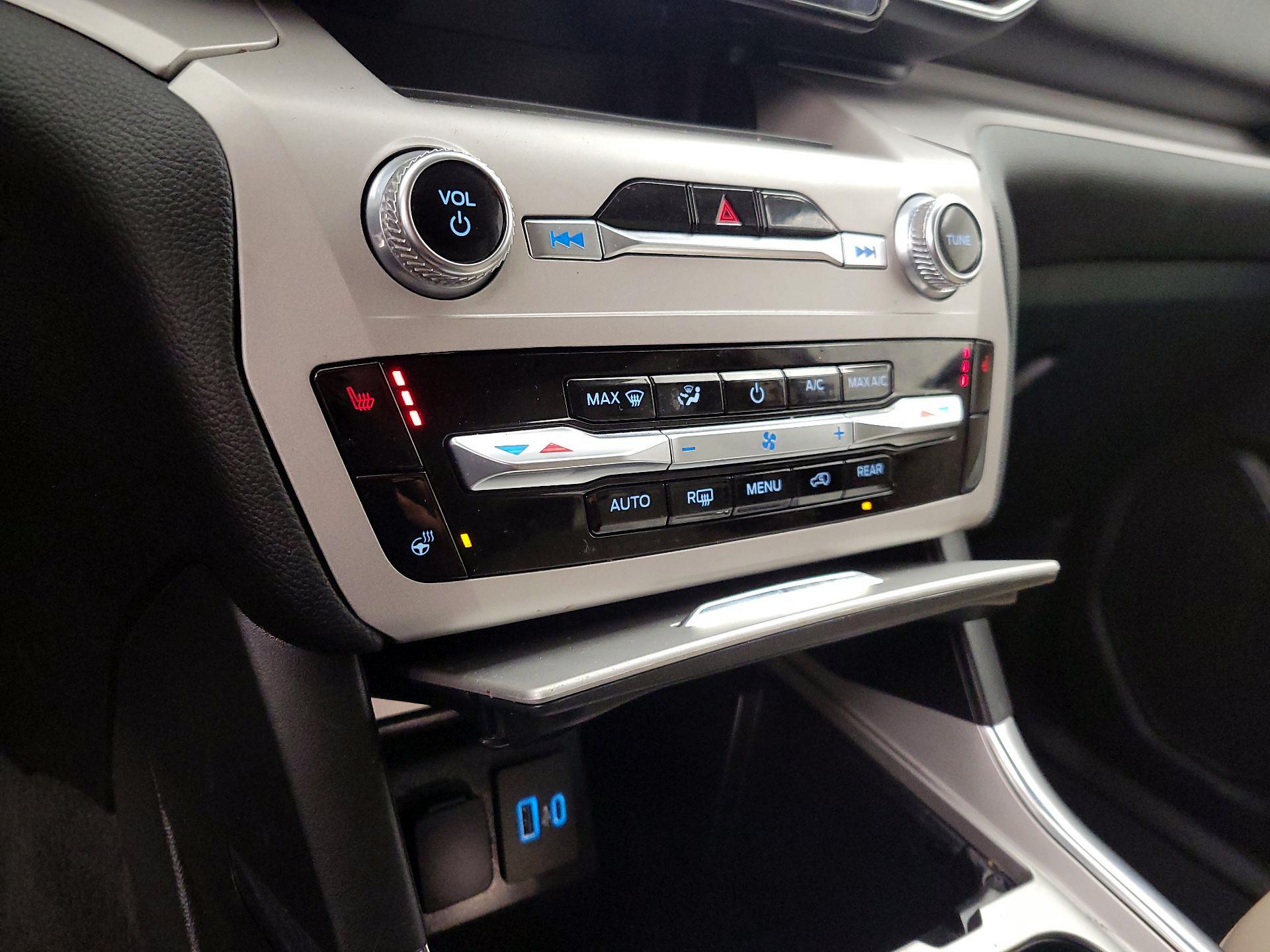 Thumbnail: 2023 Ford Explorer - 16