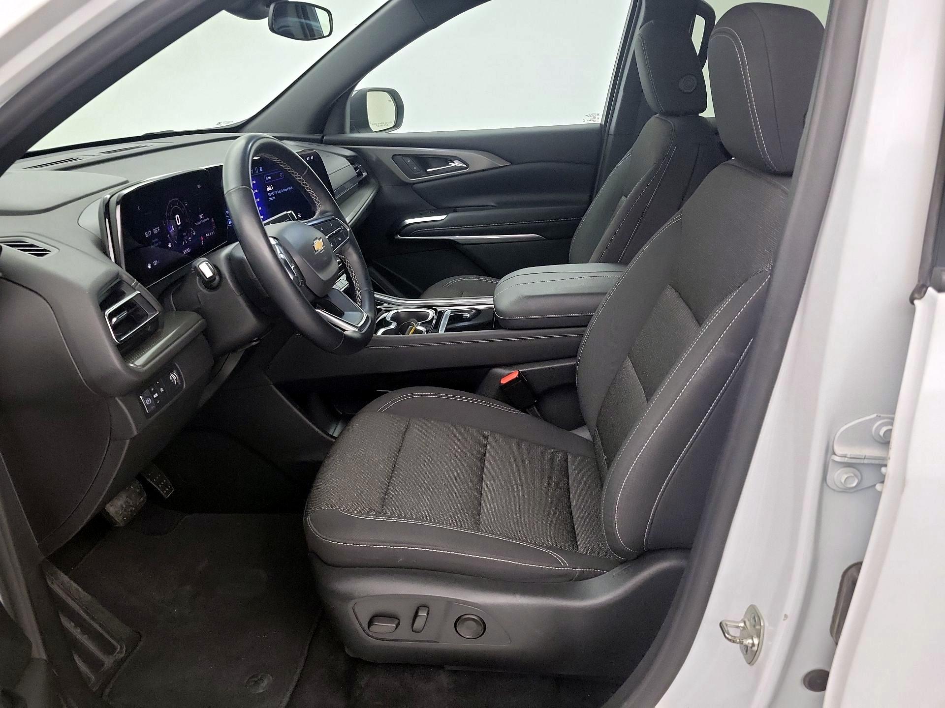 Thumbnail: 2024 Chevrolet Traverse - 11