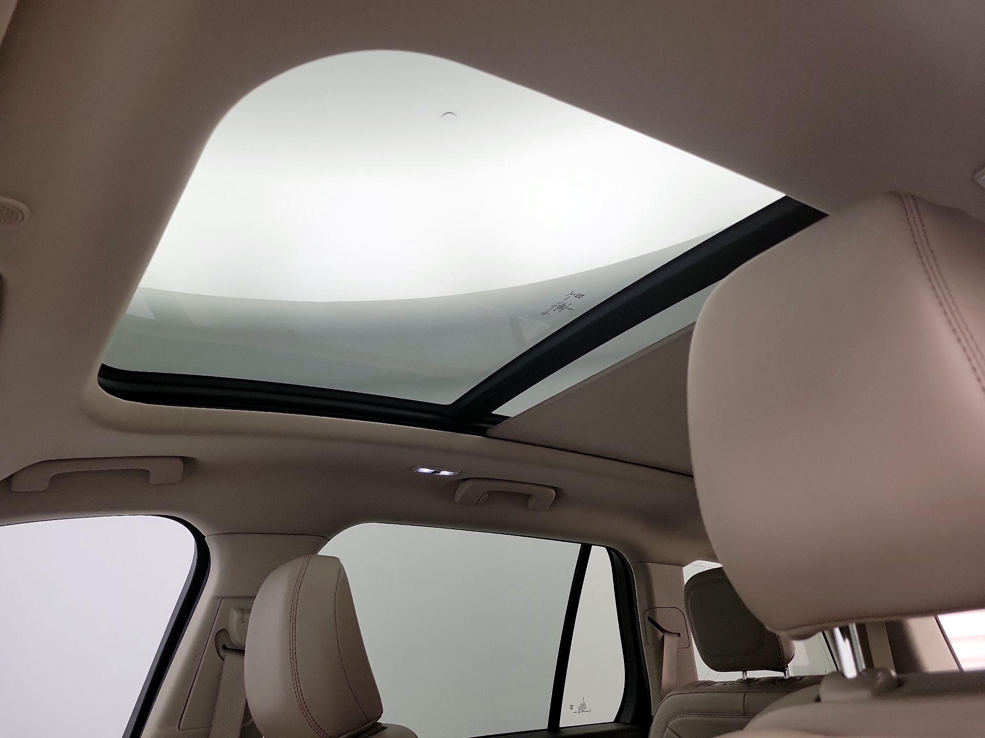 Thumbnail: 2022 Lincoln Aviator - 18