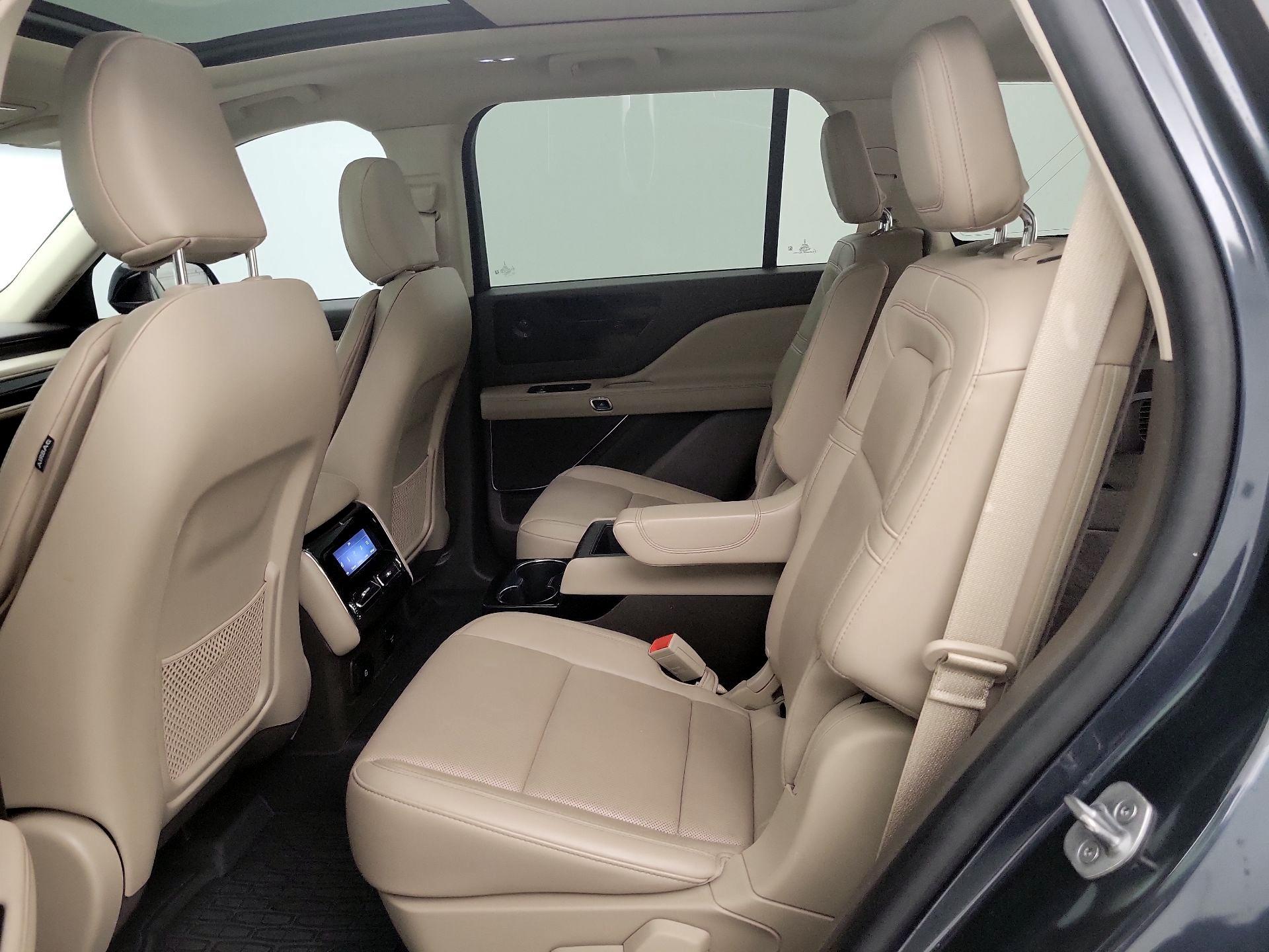 Thumbnail: 2022 Lincoln Aviator - 19