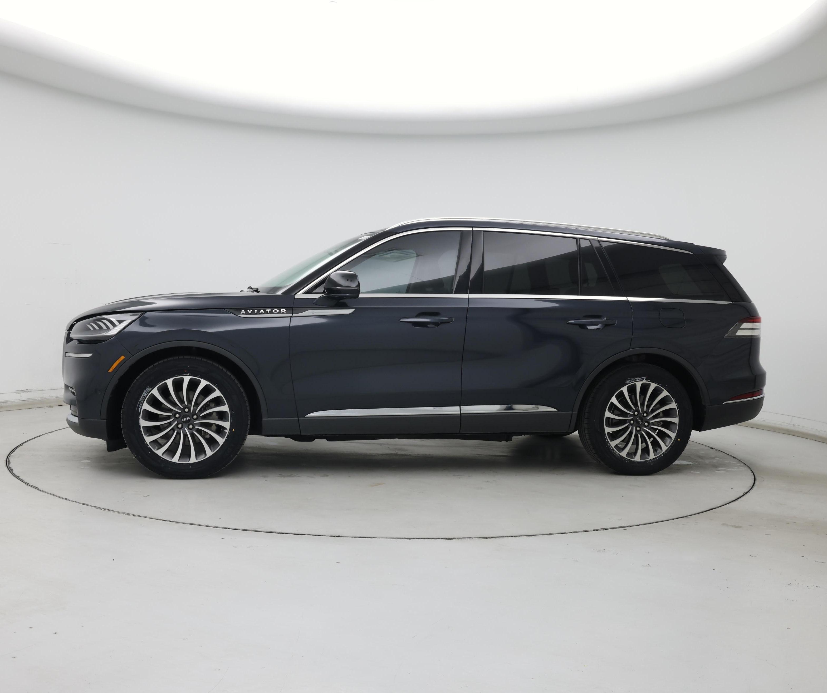 Thumbnail: 2022 Lincoln Aviator - 3