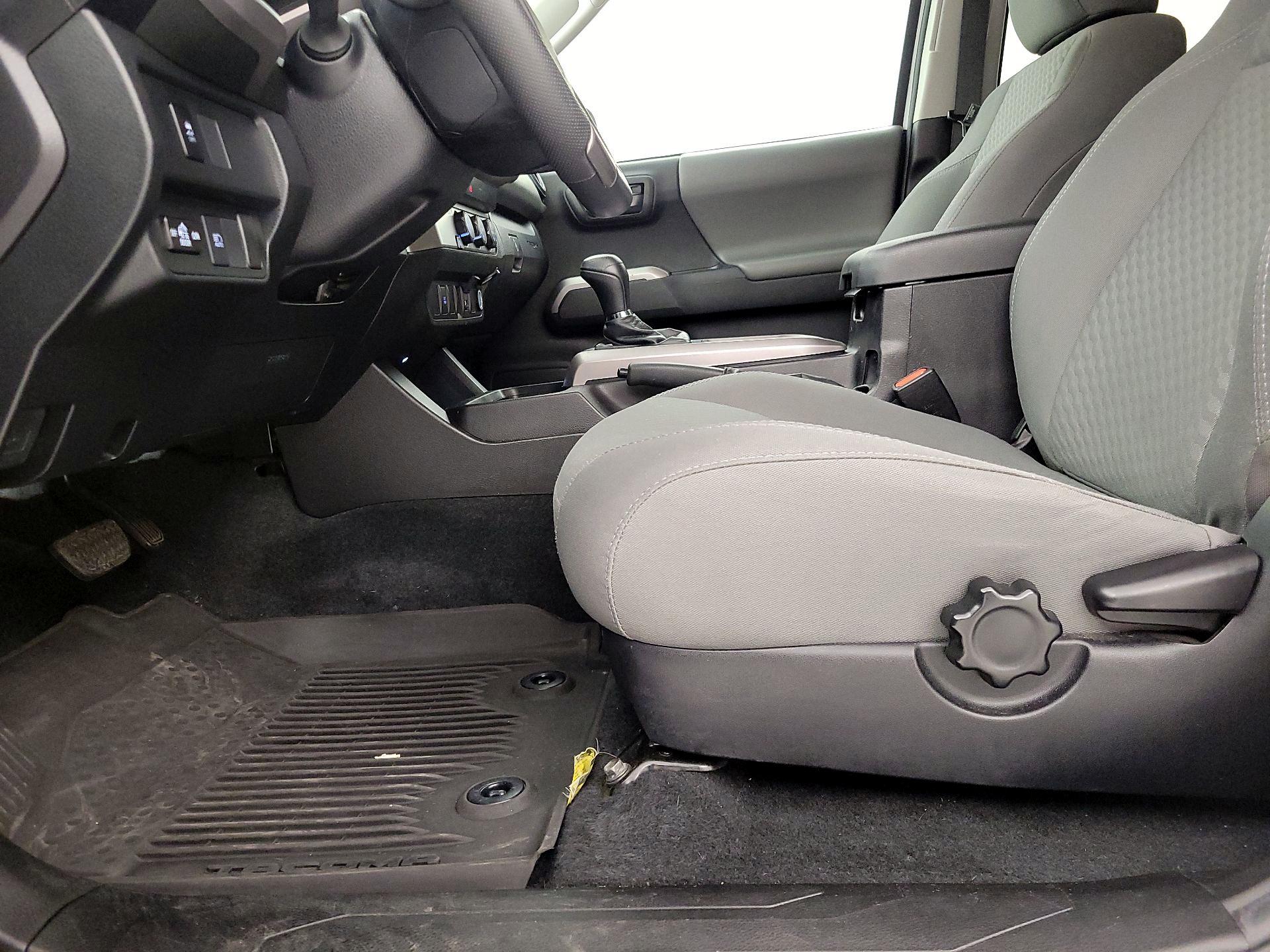 Thumbnail: 2021 Toyota Tacoma - 11