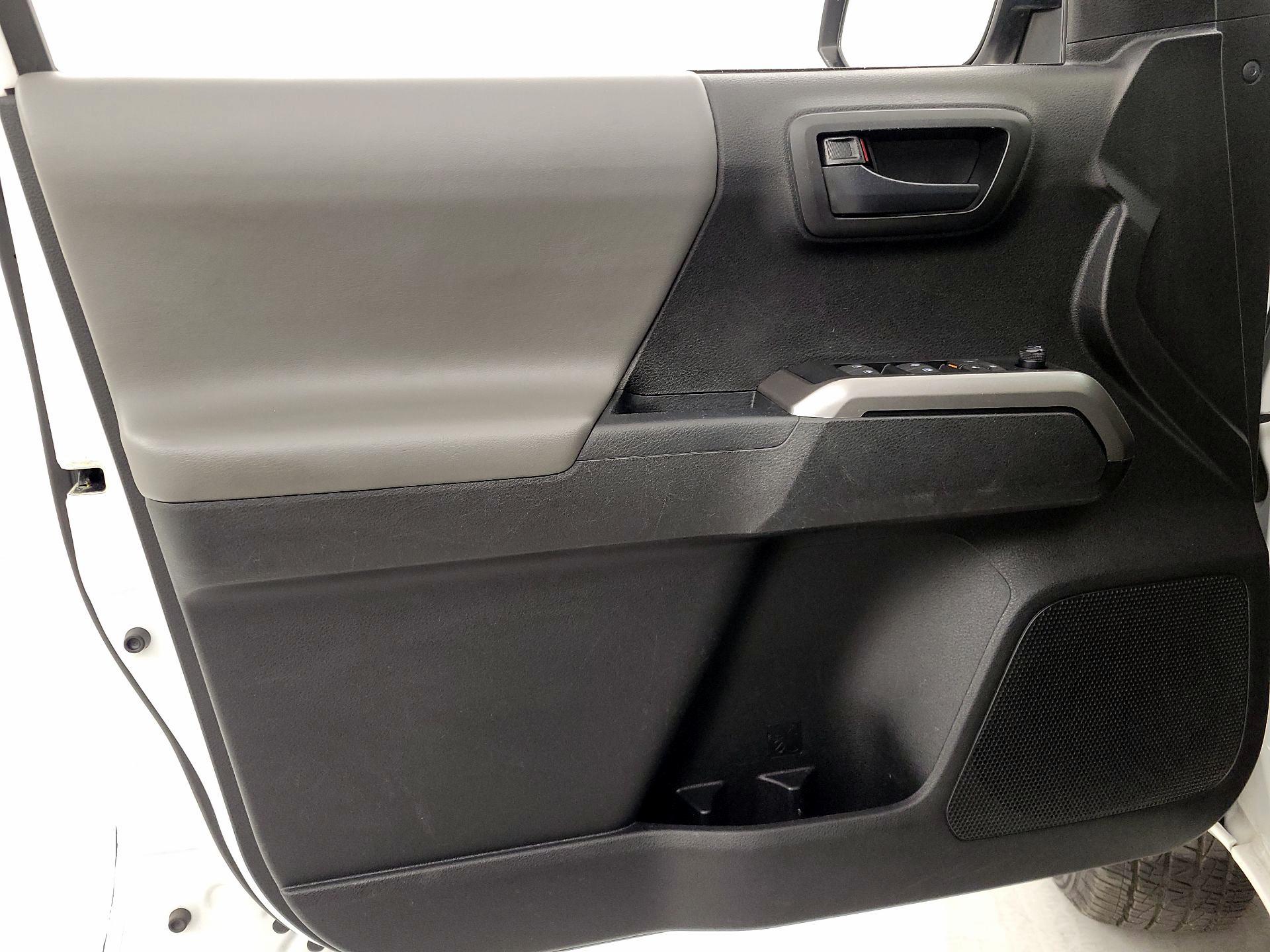 Thumbnail: 2021 Toyota Tacoma - 12