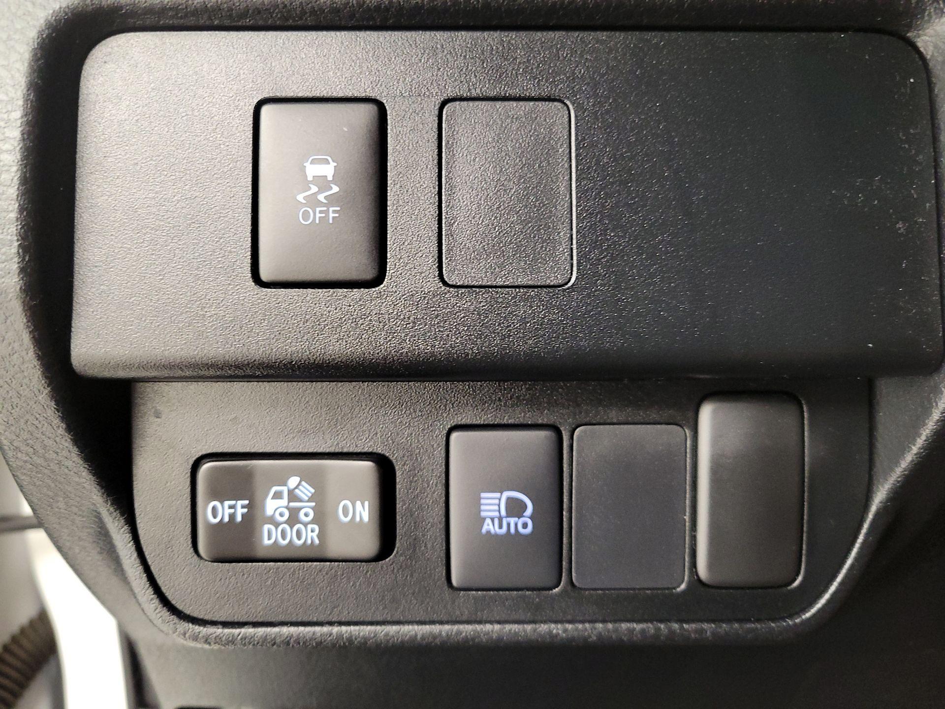 Thumbnail: 2021 Toyota Tacoma - 13