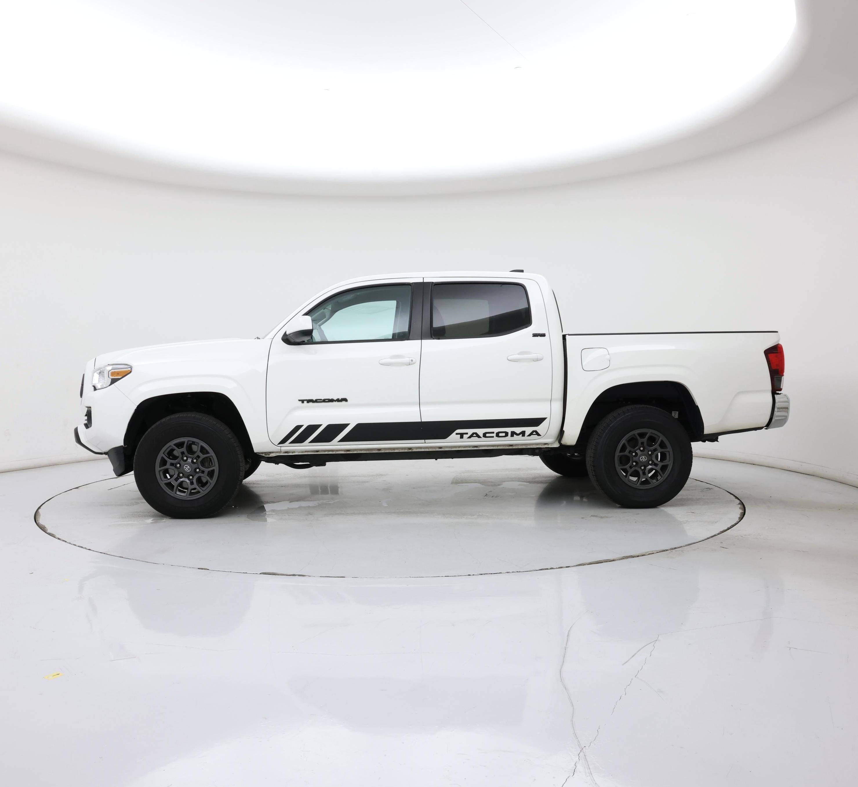 Thumbnail: 2021 Toyota Tacoma - 3