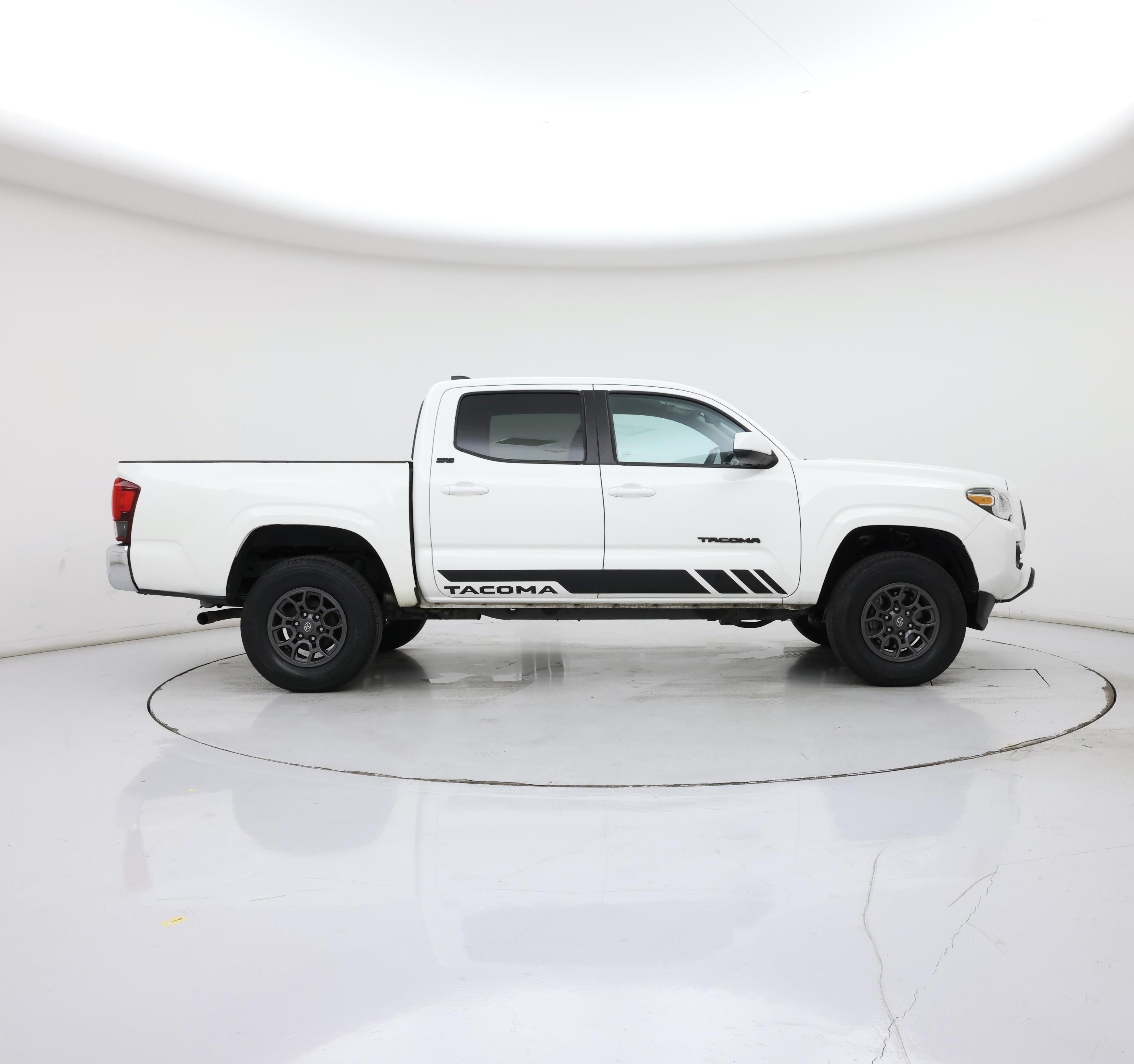 Thumbnail: 2021 Toyota Tacoma - 7