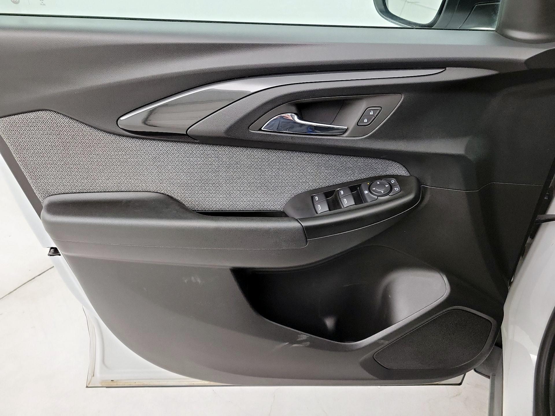 Thumbnail: 2023 Chevrolet TrailBlazer - 12